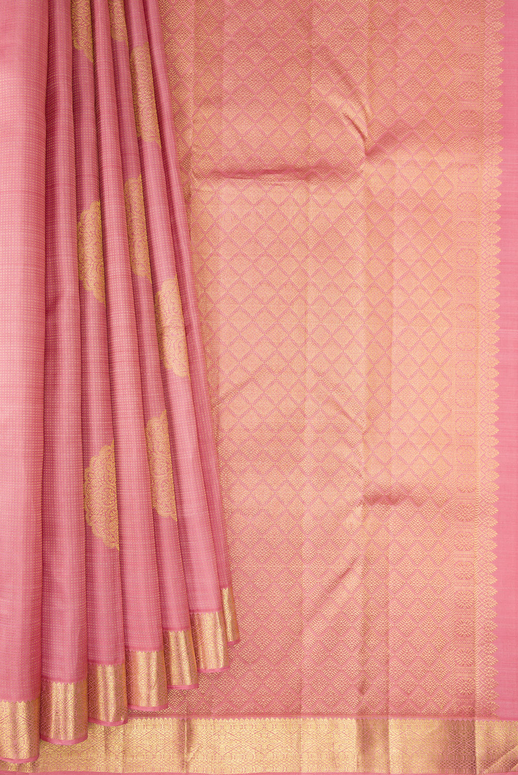 Pleats and pallu of Pure Silk Coral Dual Tone Kanchipuram Saree with Zari Butta on the body and Zari Border. 