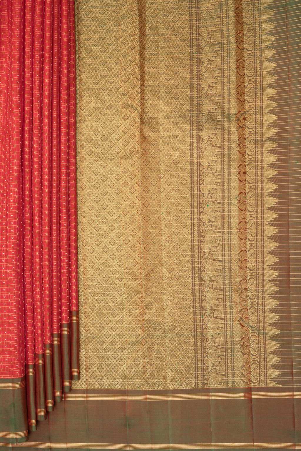 Pleats and pallu of Pure Silk Orange Kanchipuram Saree with Checked design on the body and Plain Border. 