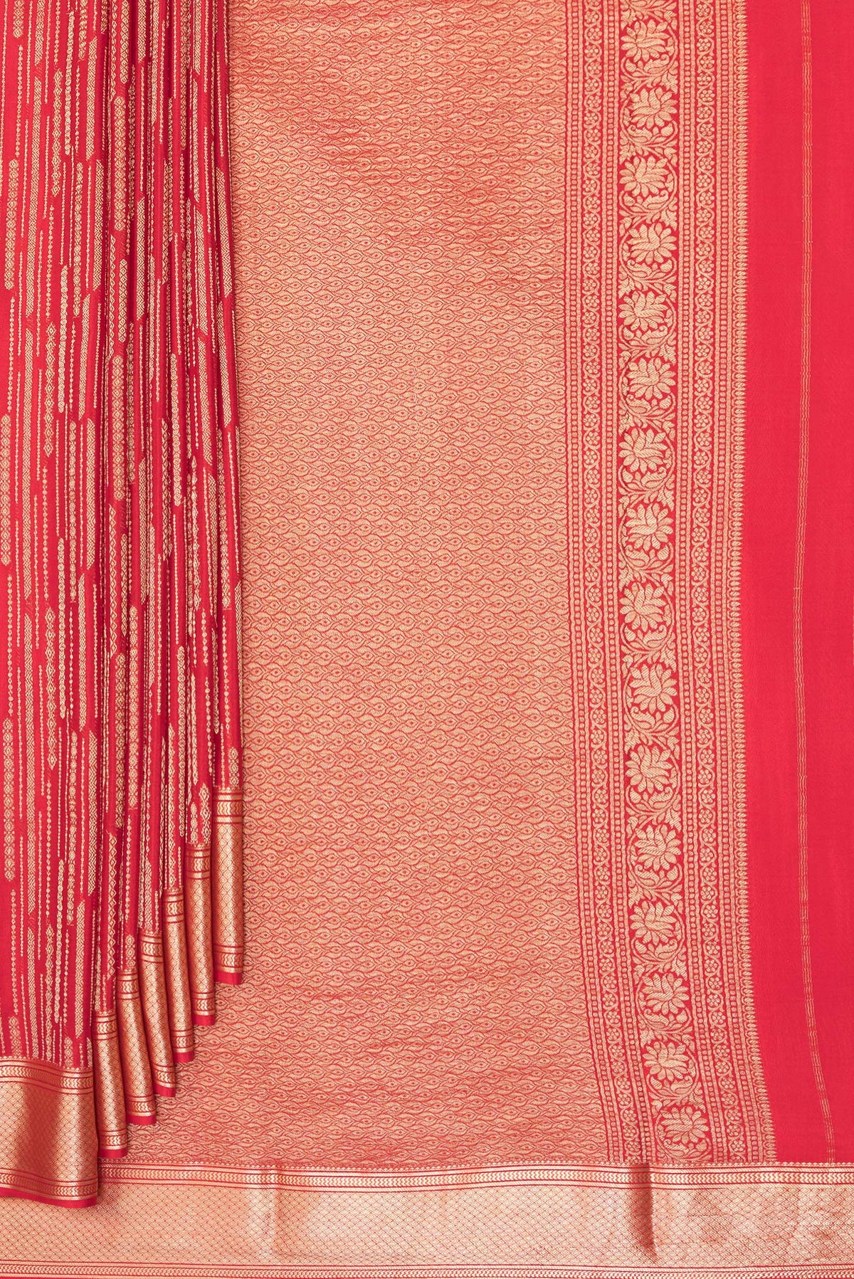Pleats and pallu of Red Dual Tone Banarasi Georgette Saree with Zari Brocade on the body and Zari Border. 