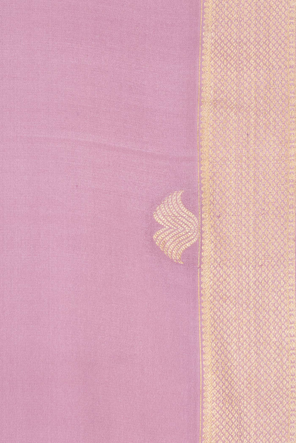 Border image of Lavender Dual Tone Banarasi Georgette Saree with Zari Butta on the body and Zari Border. 