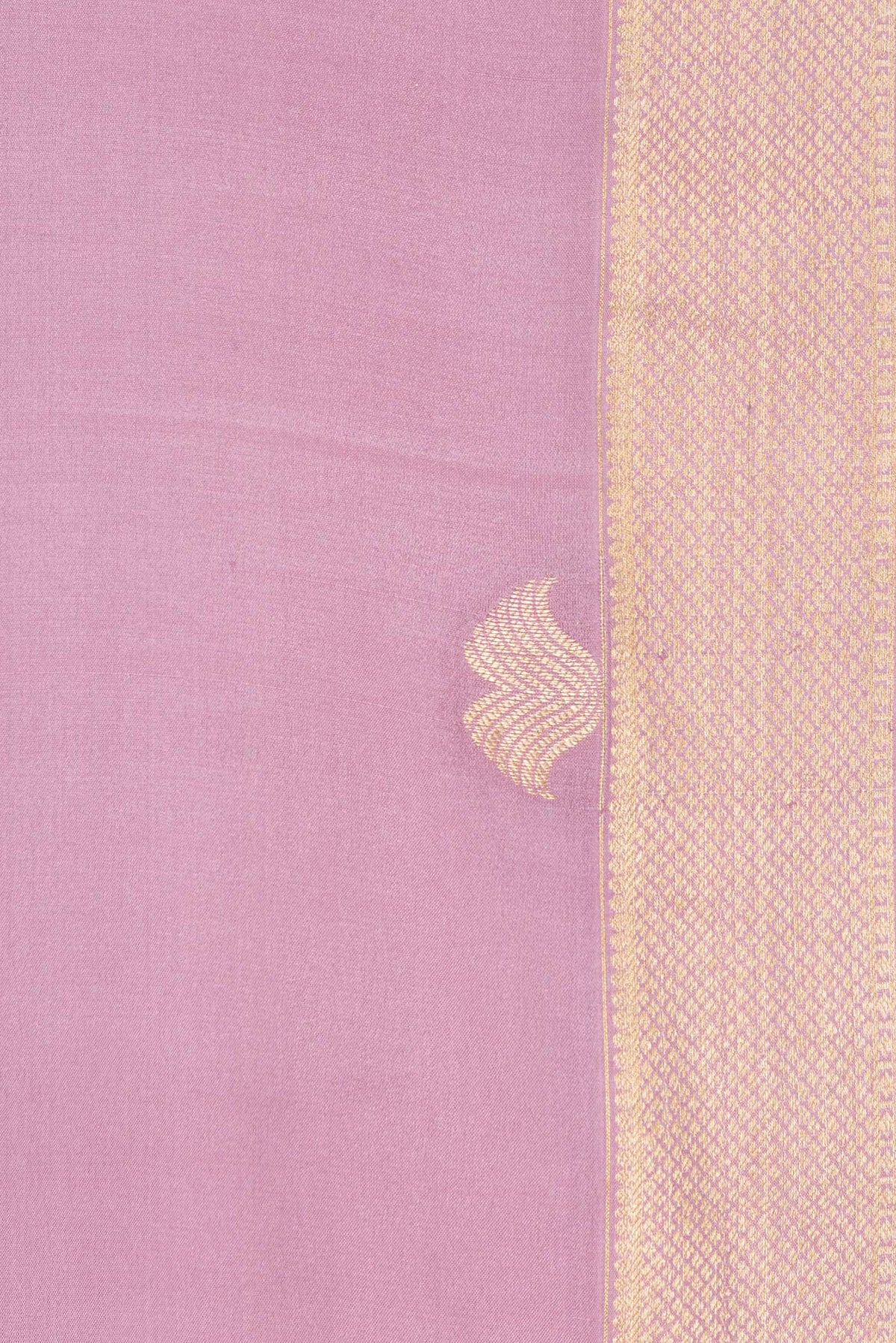 Border image of Lavender Dual Tone Banarasi Georgette Saree with Zari Butta on the body and Zari Border. 
