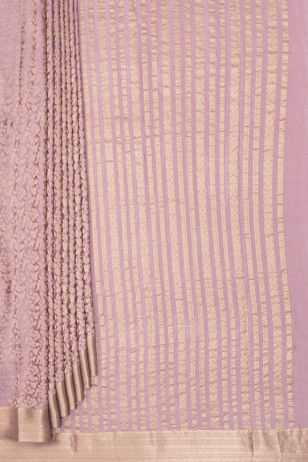 Pleats and pallu of Lavender Dual Tone Banarasi Georgette Saree with Zari Brocade on the body and Zari Border. 