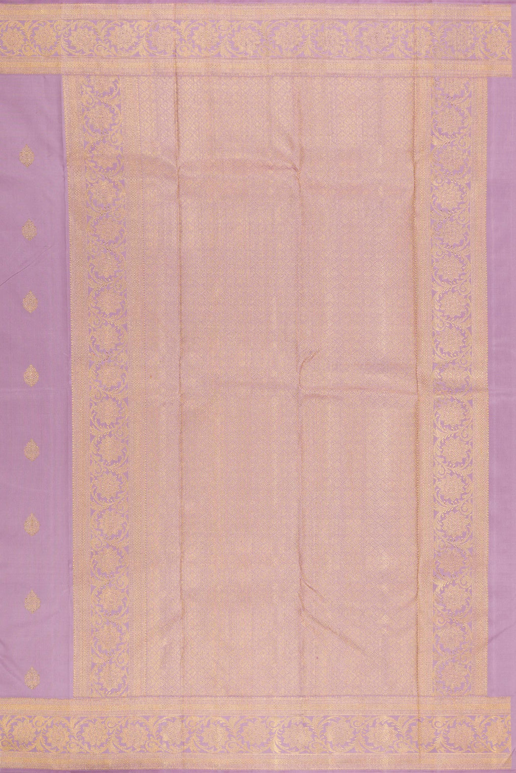 Close up image of the pallu of Pure Silk Pure Zari Lavender Dual Tone Kanjivaram Saree with Zari Butta on the body and Zari Border. 