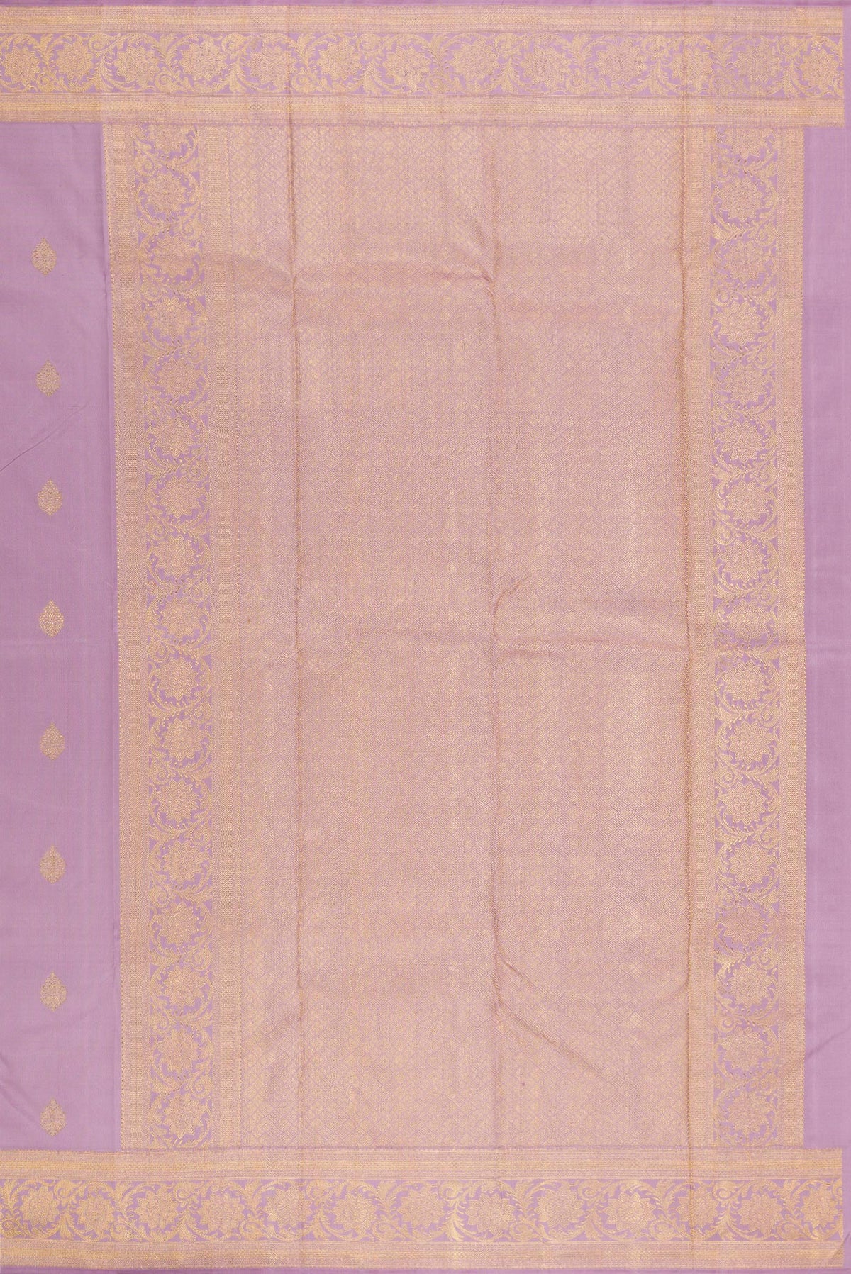 Close up image of the pallu of Pure Silk Pure Zari Lavender Dual Tone Kanjivaram Saree with Zari Butta on the body and Zari Border. 