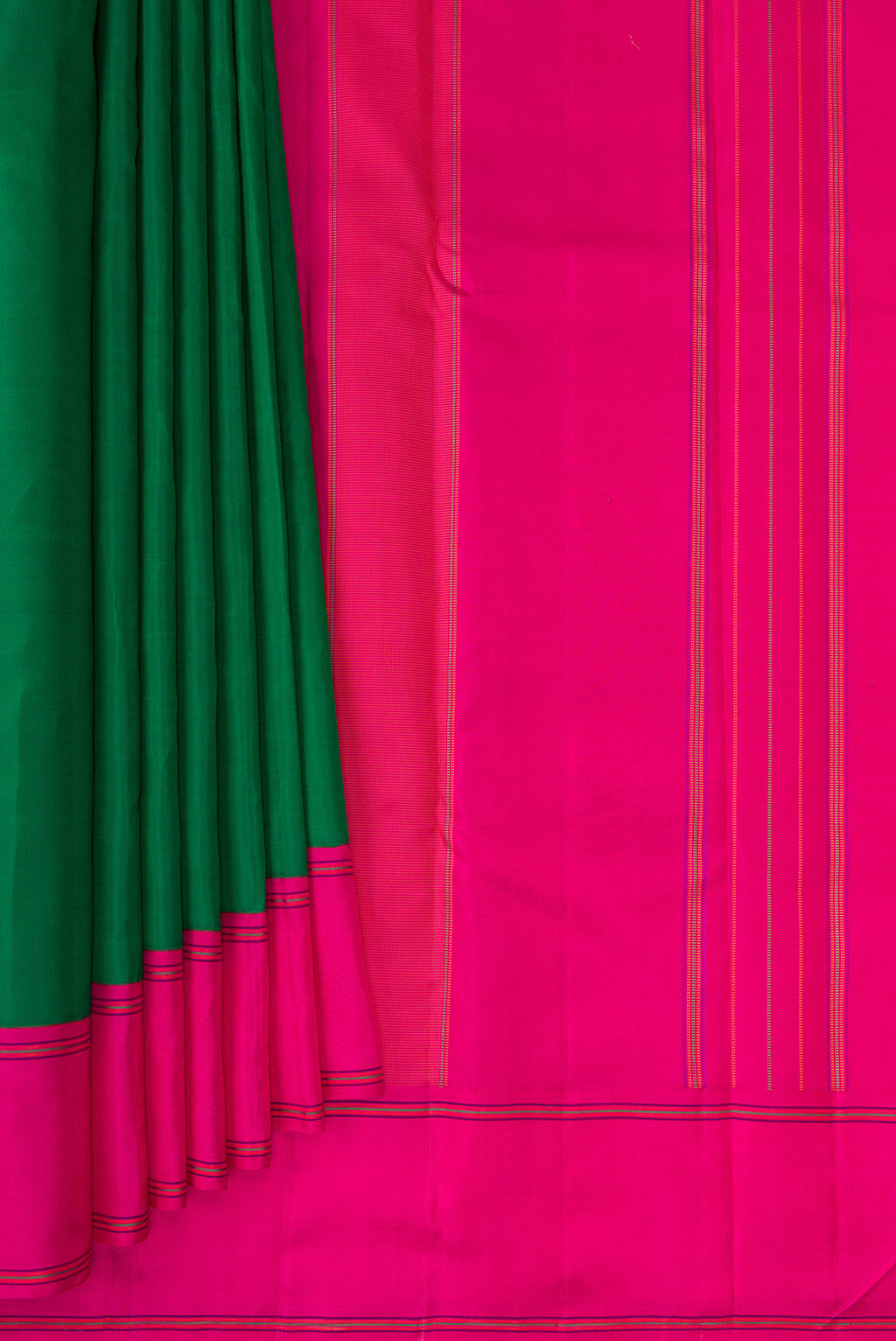 Pleats and pallu of Pure Silk Green Kanjivaram Saree with Plain Body and Plain Border. 