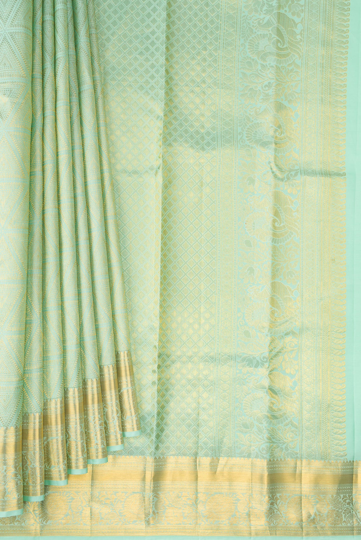 Pleats and pallu of Pure Silk Mint Green Kanjivaram Saree with Zari Brocade on the body and Zari Border. 