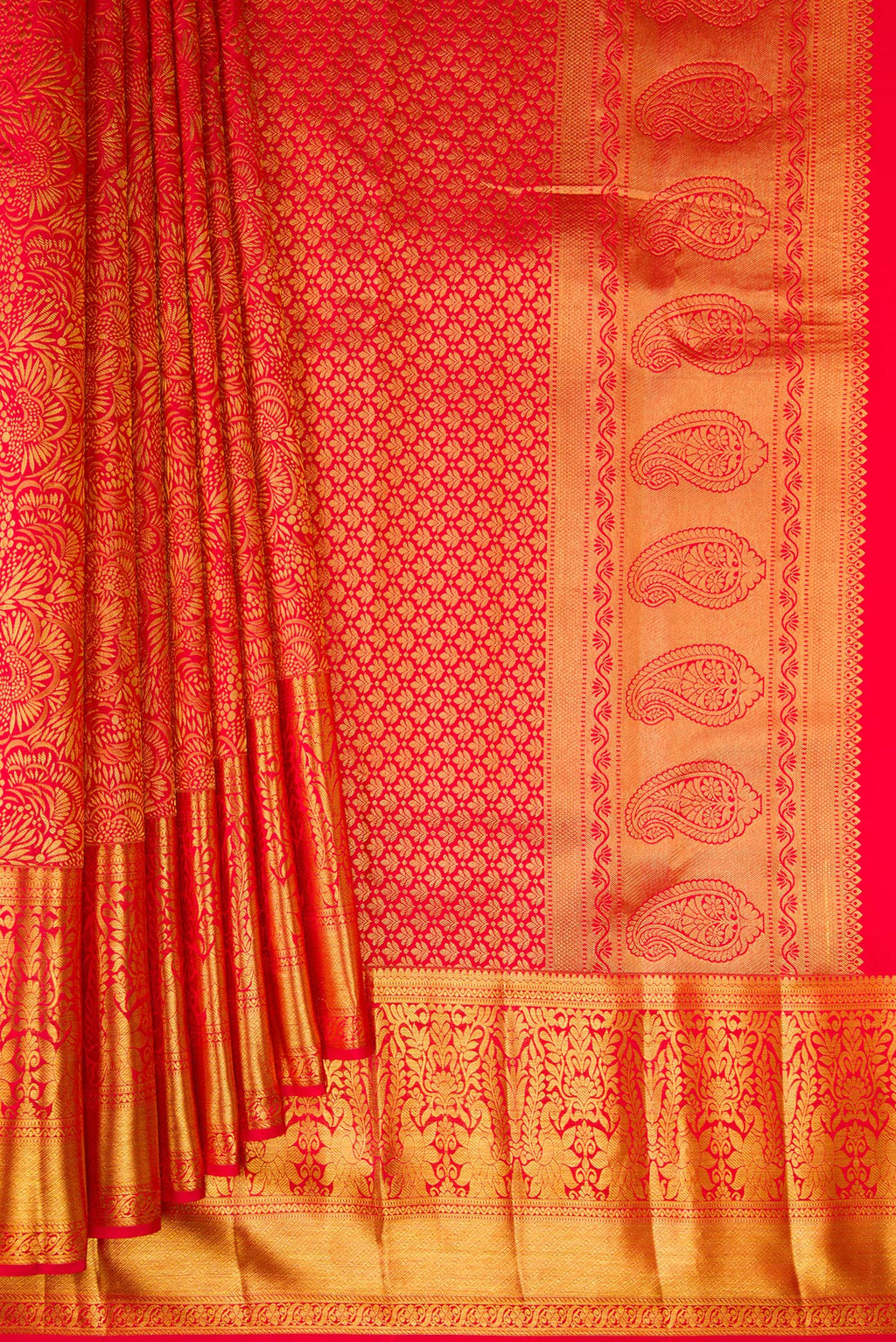 Pleats and pallu of Pure Silk Red Dual Tone Kanchipuram Saree with Zari Brocade on the body and Zari Border. 