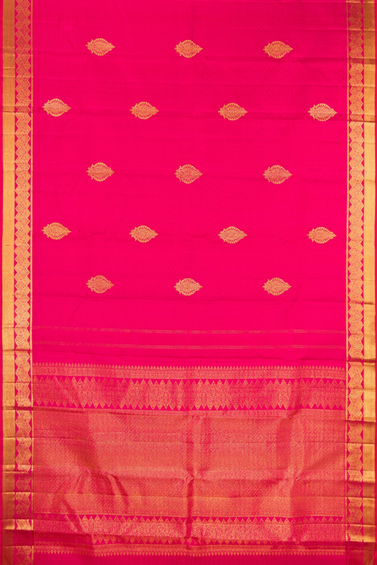 Flat view of Pure Silk Pink Dual Tone Kanchipuram Saree with Jacquard With Zari Butta on the body and Fancy Border. 