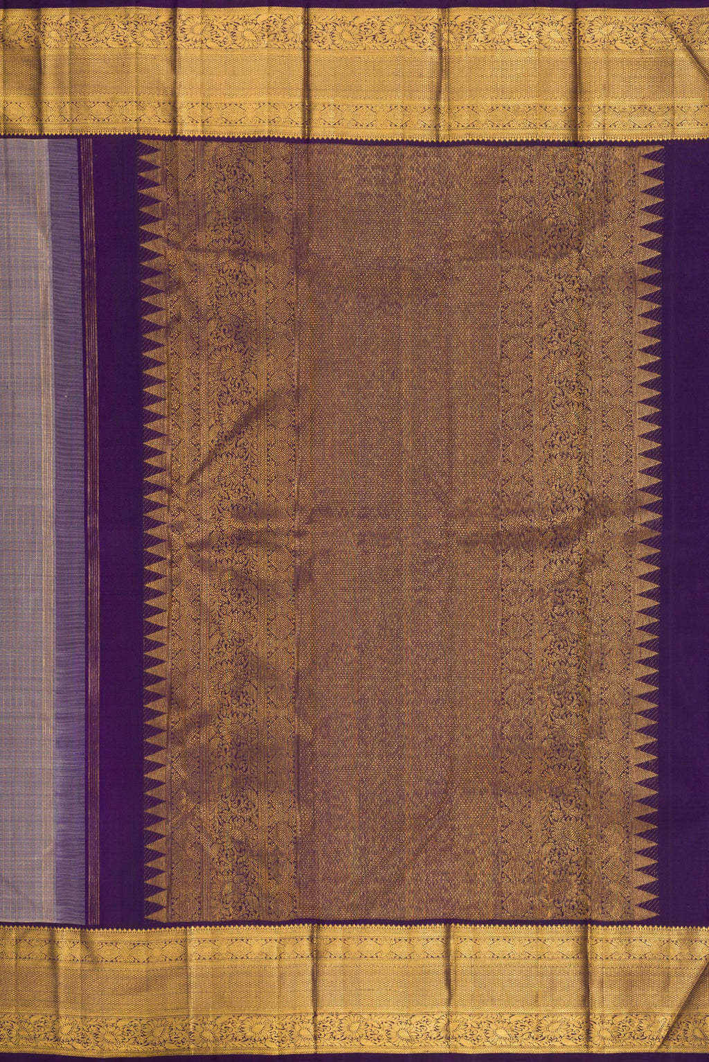 Close up image of the pallu of Pure Silk Lilac Dual Tone Kanjivaram Saree with Zari Butta on the body and Zari Border. 