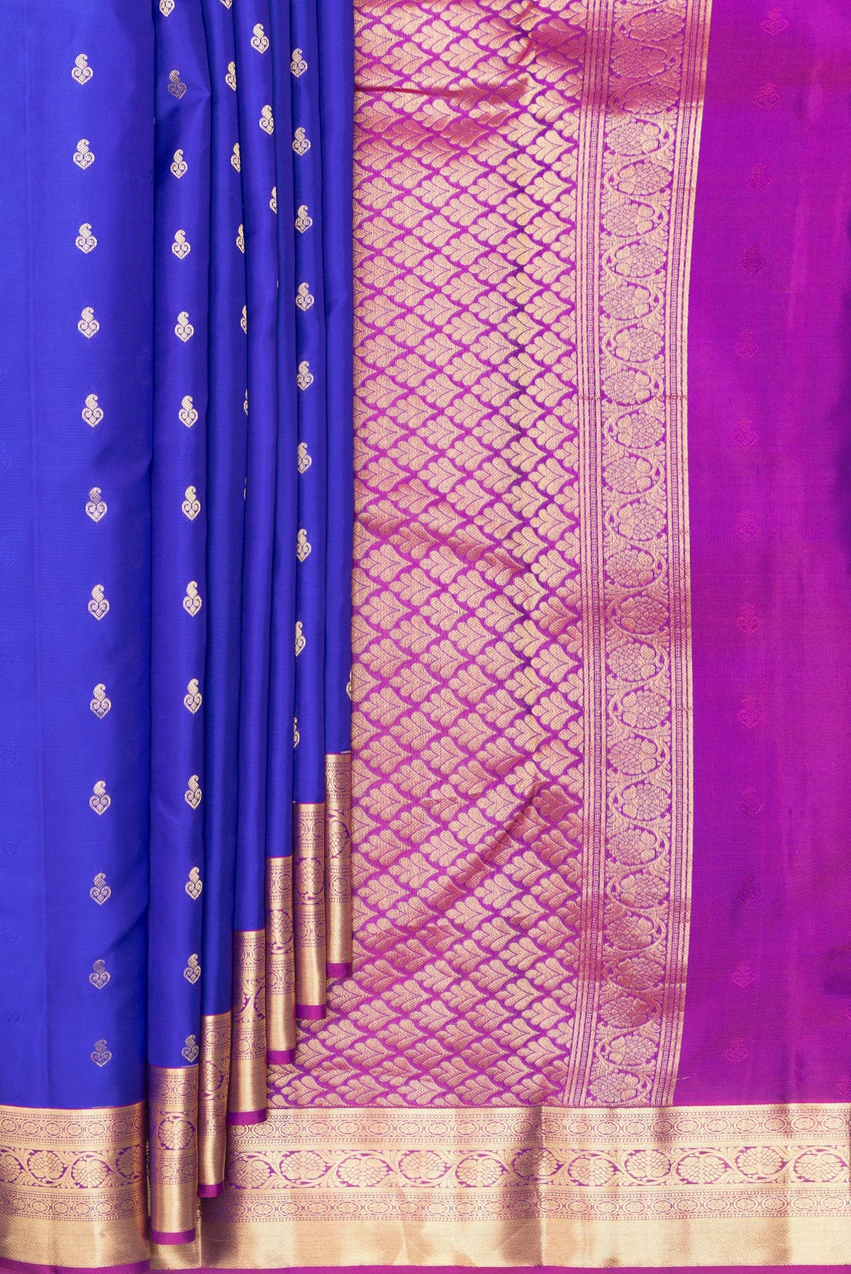 Pleats and pallu of Pure Silk Royal Blue Kanchipuram Saree with Zari Butta on the body and Zari Border. 