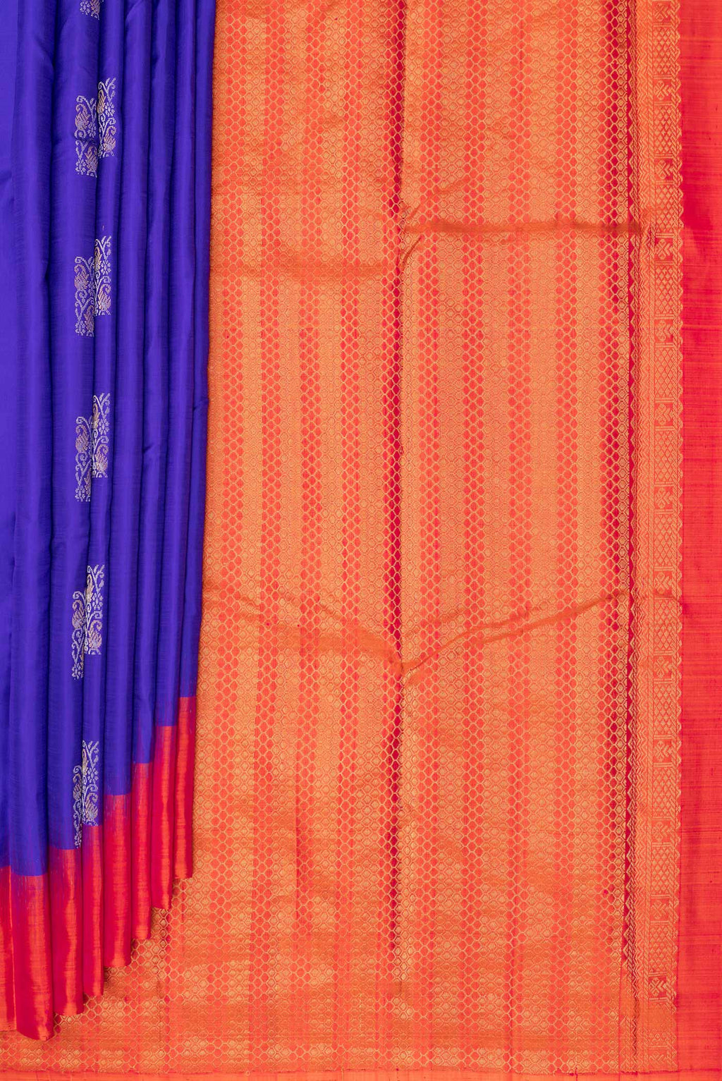 Pleats and pallu of Pure Silk Royal Blue Kanchipuram Saree with Zari Butta on the body and Zari Border. 