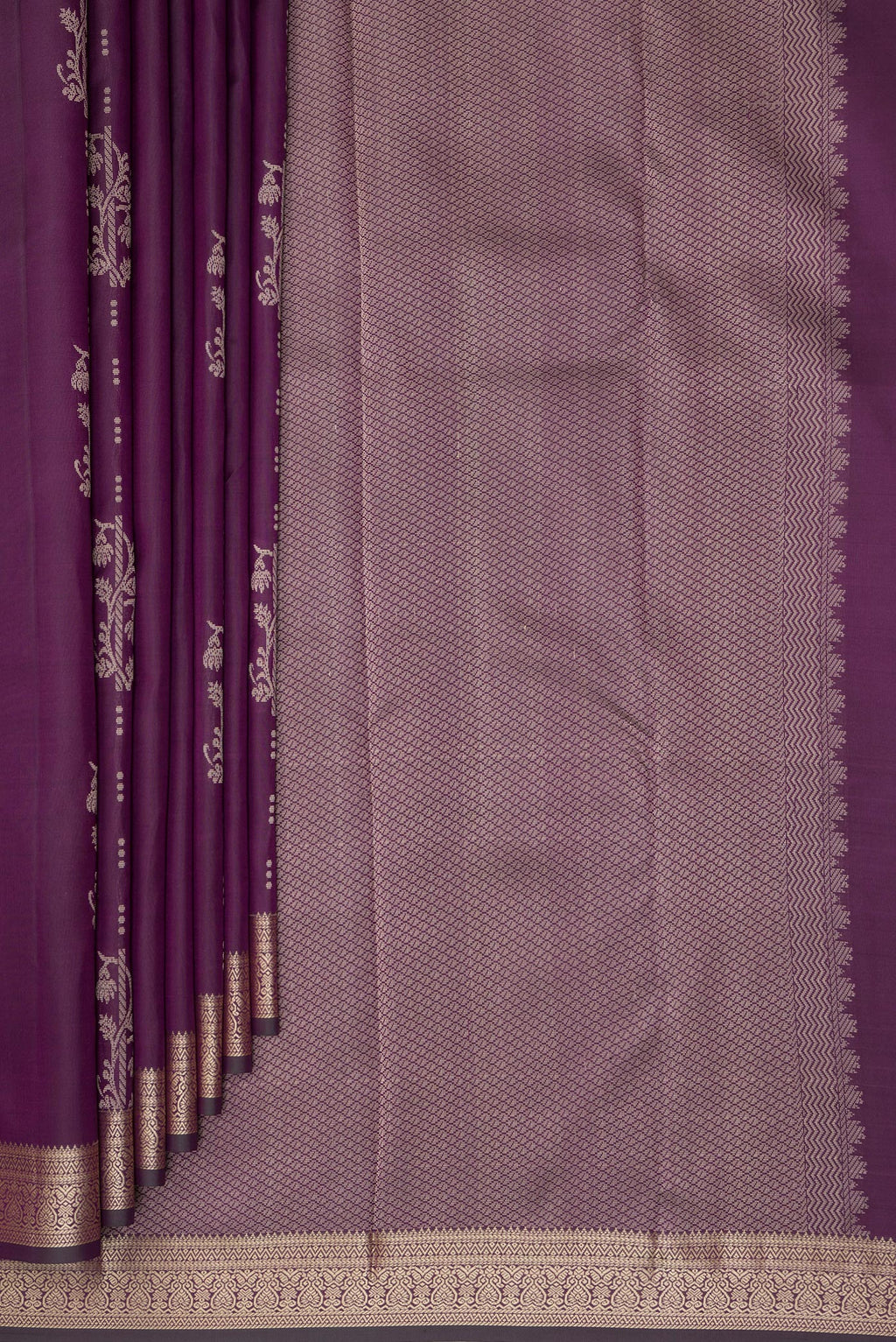 Pleats and pallu of Pure Silk Purple Kanjivaram Saree with Thread Butta on the body and Thread Border. 