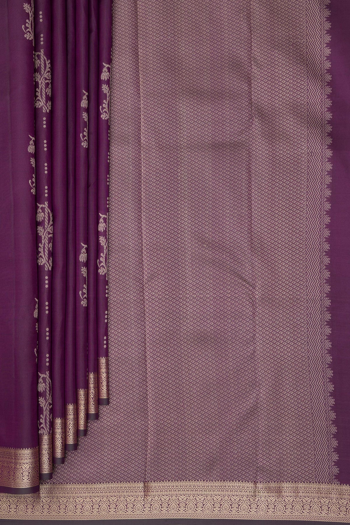 Pleats and pallu of Pure Silk Purple Kanjivaram Saree with Thread Butta on the body and Thread Border. 