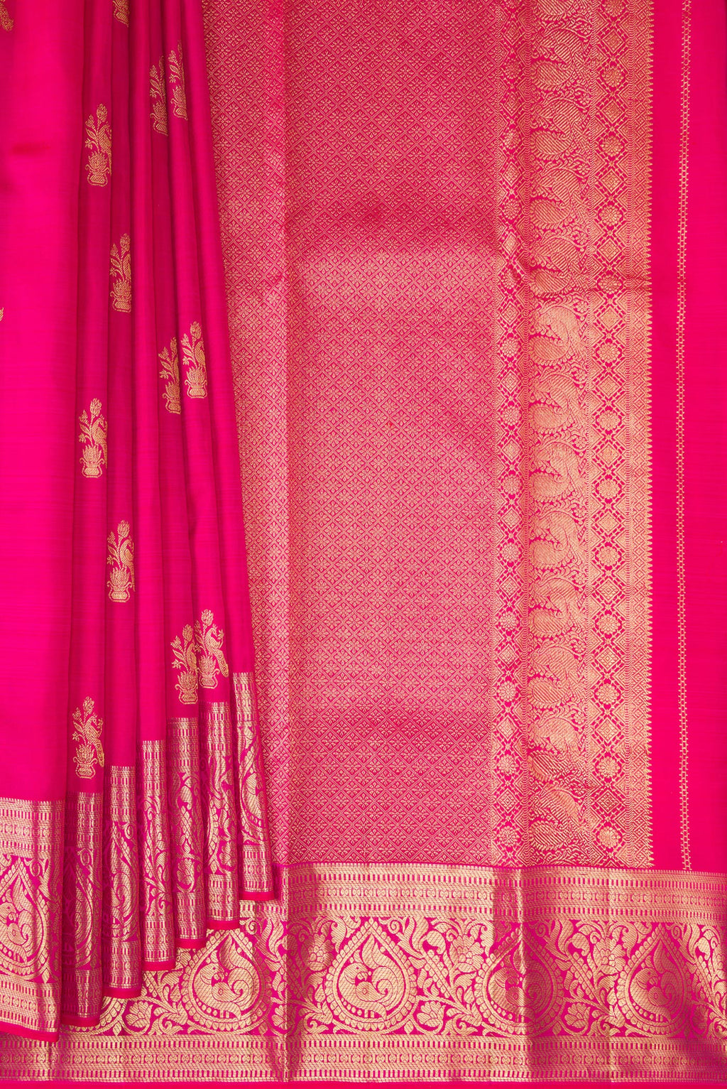 Pleats and pallu of Pure Silk Pink Kanjivaram Saree with Zari Butta on the body and Zari Border. 