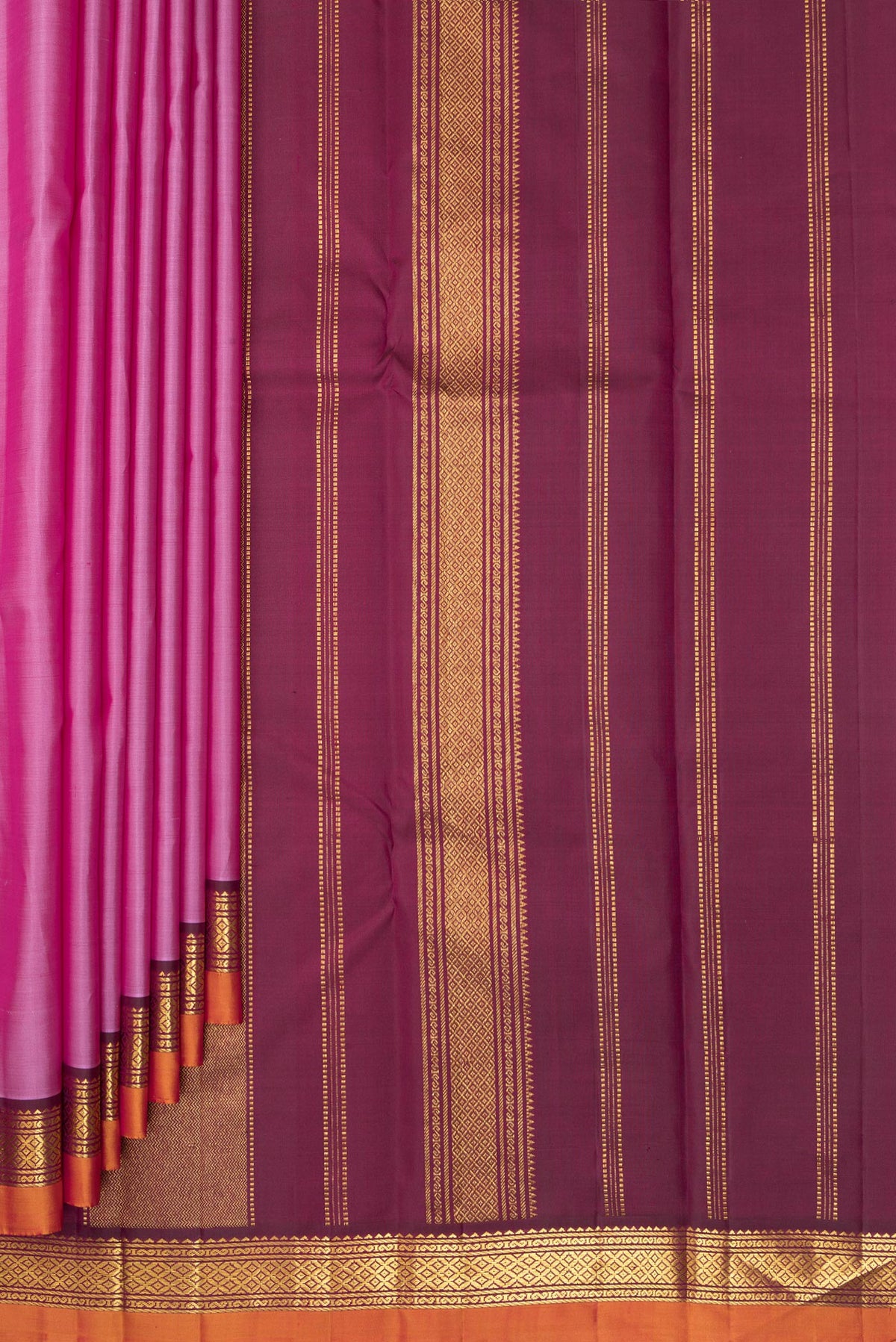 Pleats and pallu of Pure Silk Pink Dual Tone Kanchipuram Saree with Zari Butta on the body and Zari Border. 