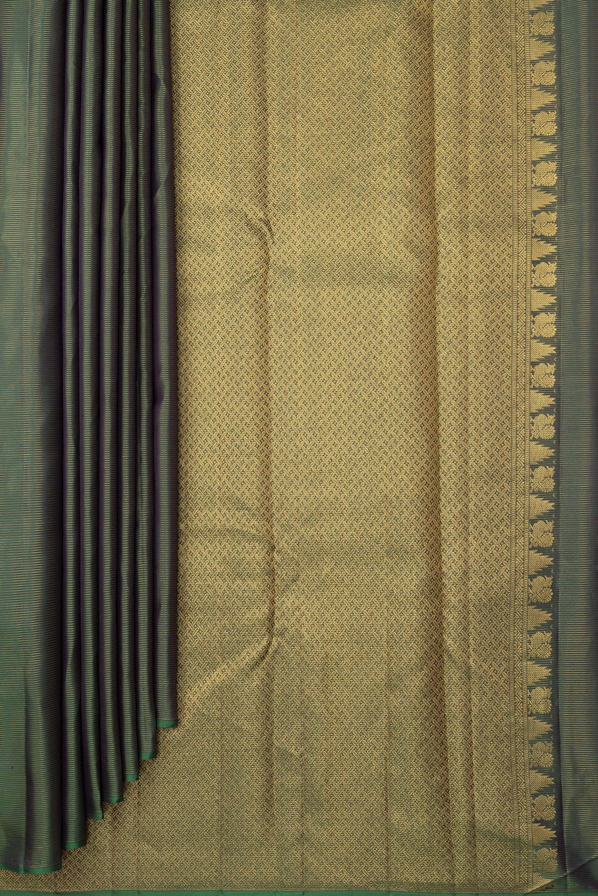 Pleats and pallu of Pure Silk Bottle Green Kanchipuram Saree with Stripes on the body and Without Border. 
