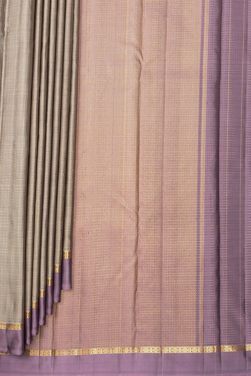 Pleats and pallu of Pure Silk Grey Kanjivaram Saree with Checked design on the body and Zari Border. 