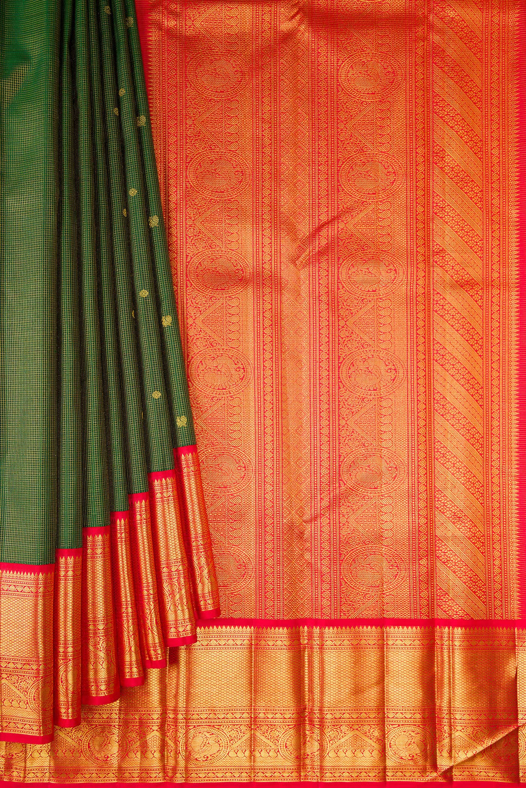 Pleats and pallu of Pure Silk Bottle Green Kanchipuram Saree with Checked design on the body and Zari Border. 