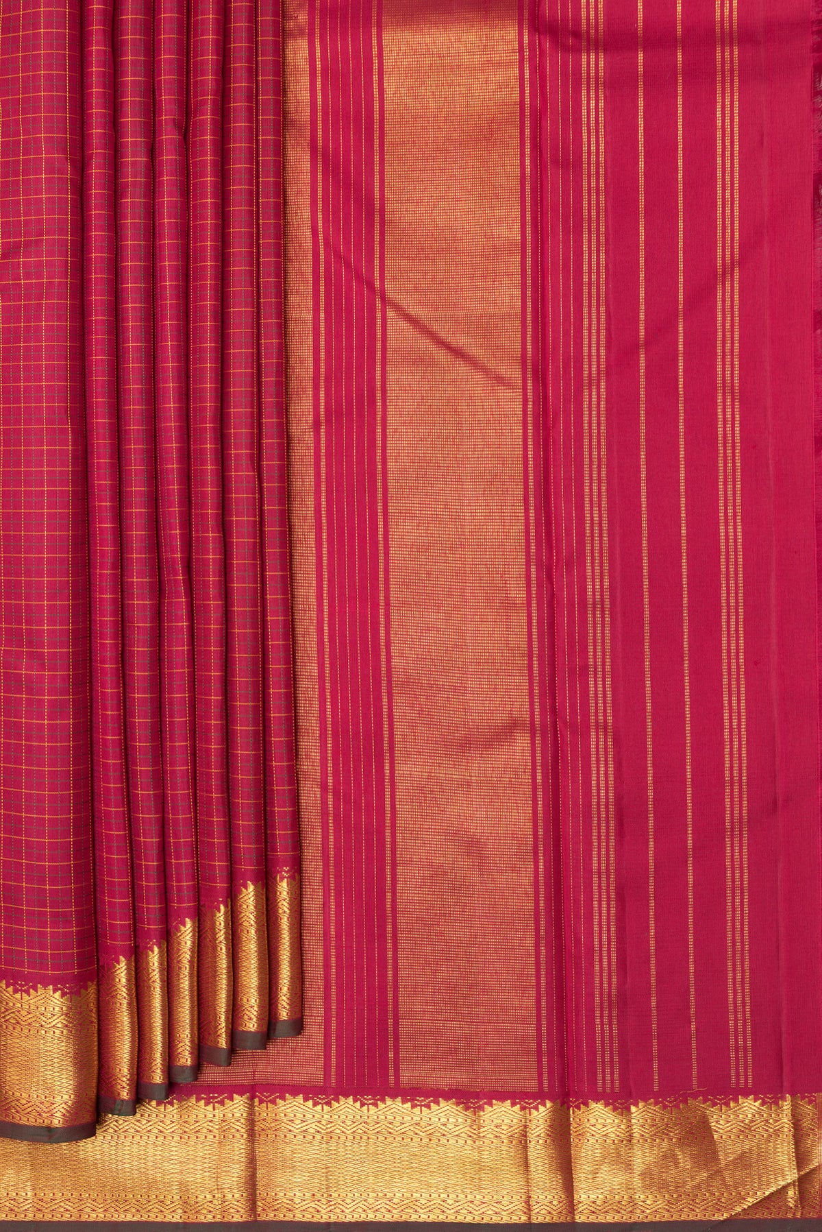 Pleats and pallu of Pure Silk Deep Red Kanchipuram Saree with Checked design on the body and Zari Border. 
