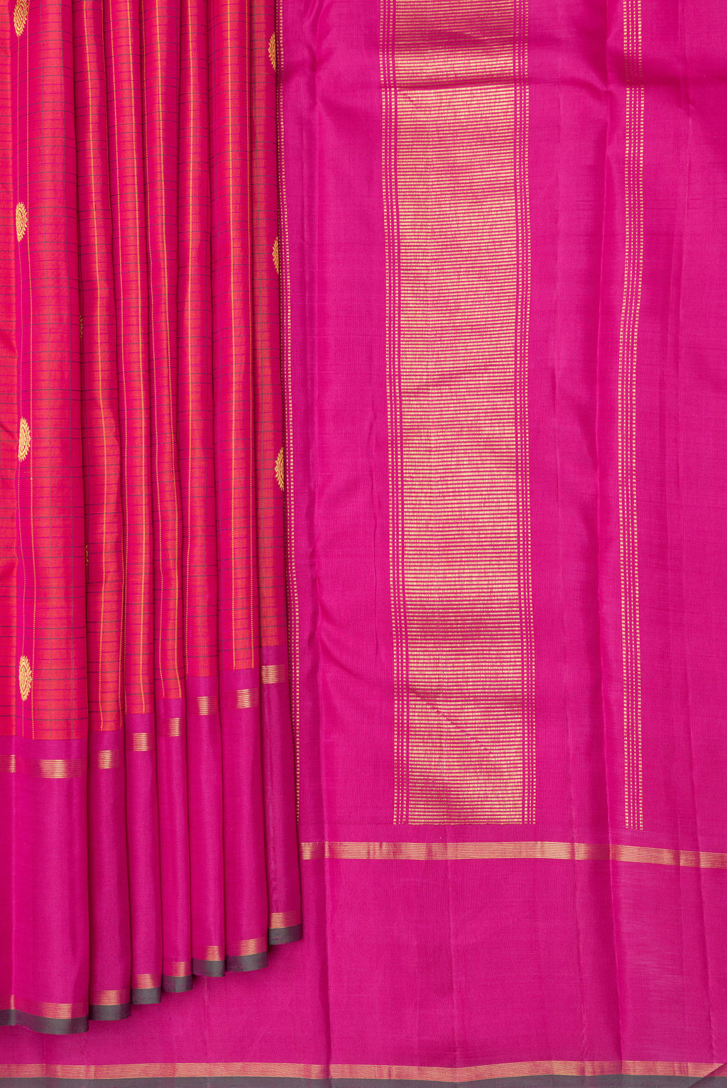 Pleats and pallu of Pure Silk Coral Dual Tone Kanjivaram Saree with Checked design on the body and Zari Border. 