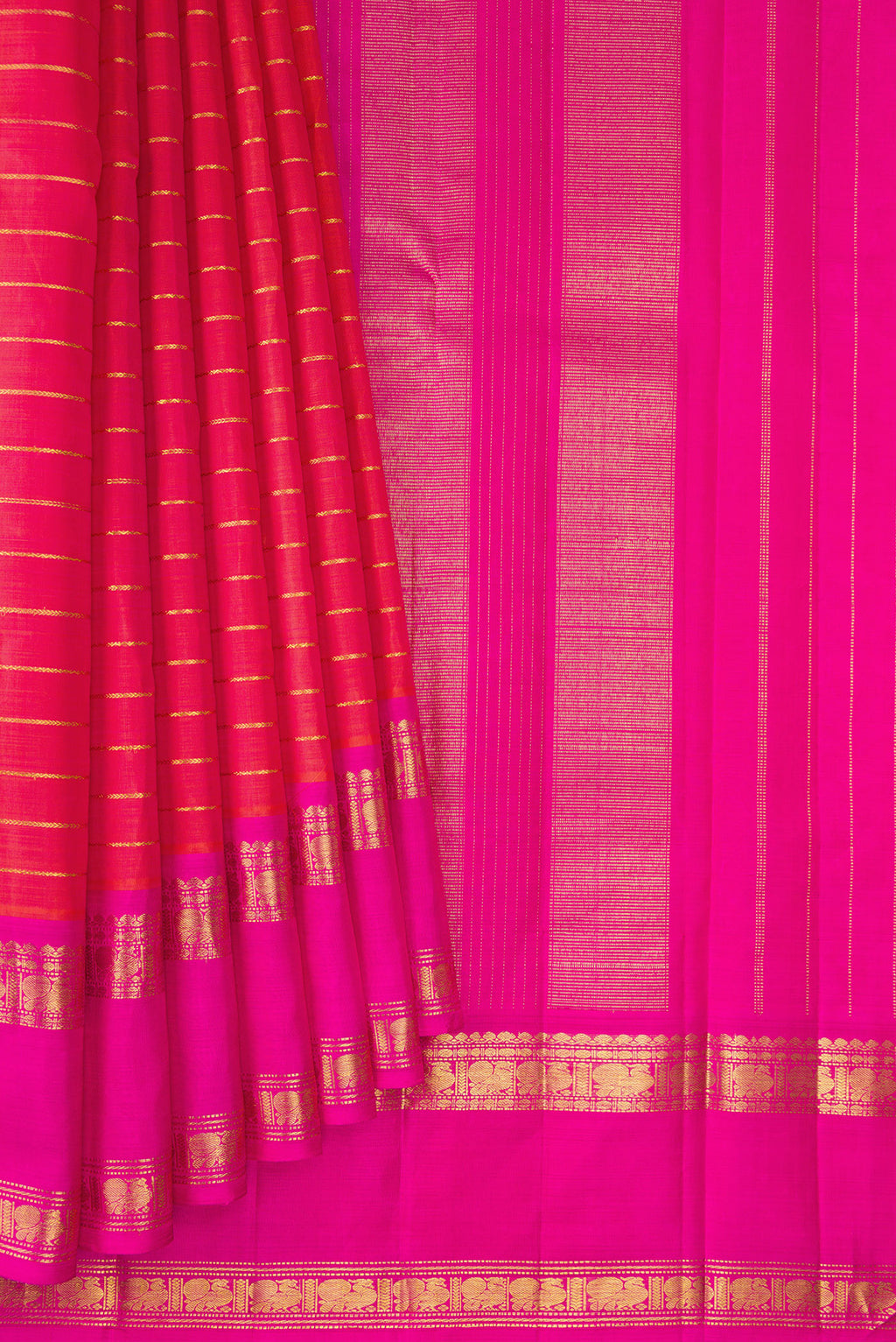 Pleats and pallu of Pure Silk Coral Dual Tone Kanjivaram Saree with Veldhari on the body and Ganga Jamuna Border. 