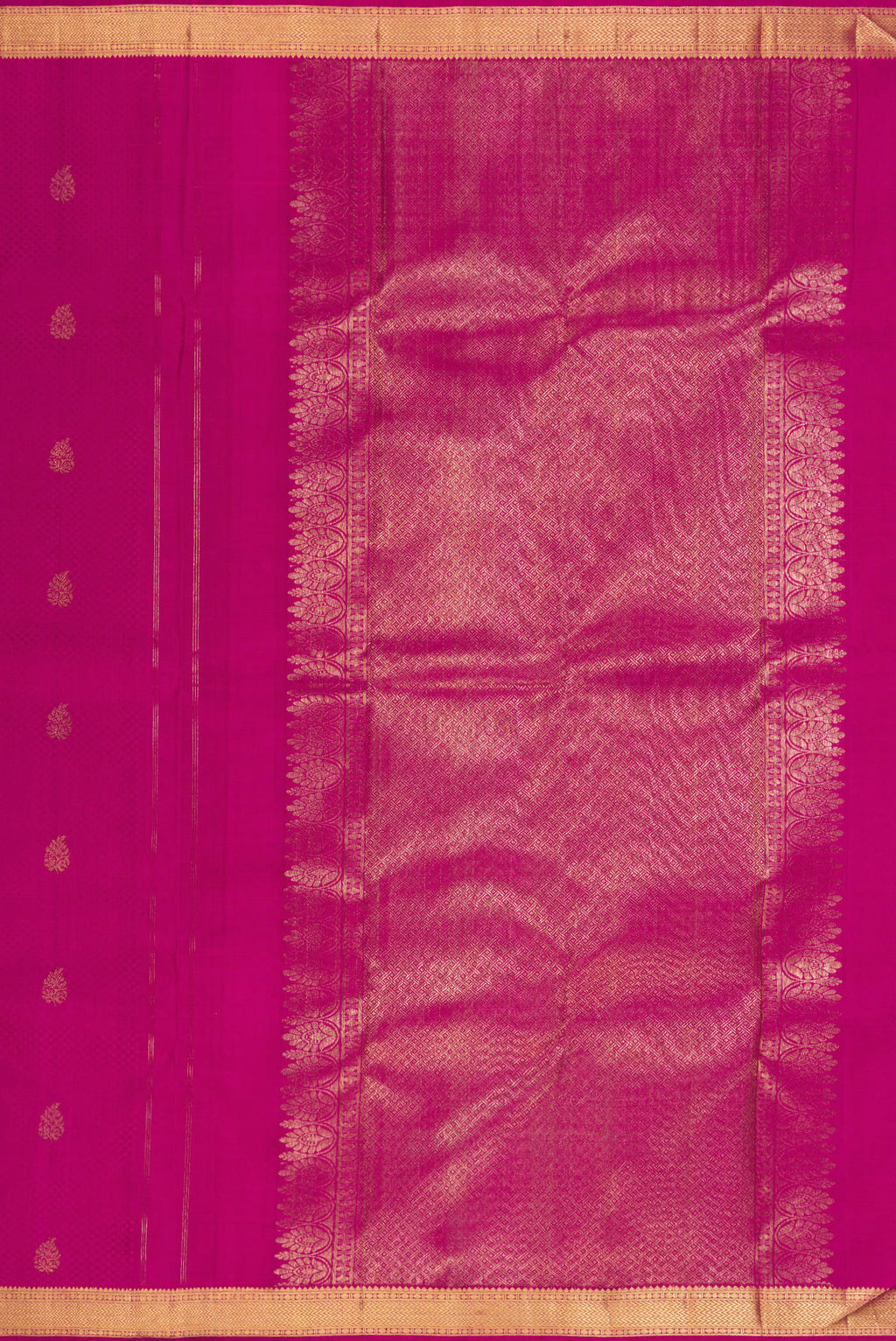 Close up image of the pallu of Pure Silk Pink Kanjivaram Saree with Jacquard With Zari Butta on the body and Zari Border. 