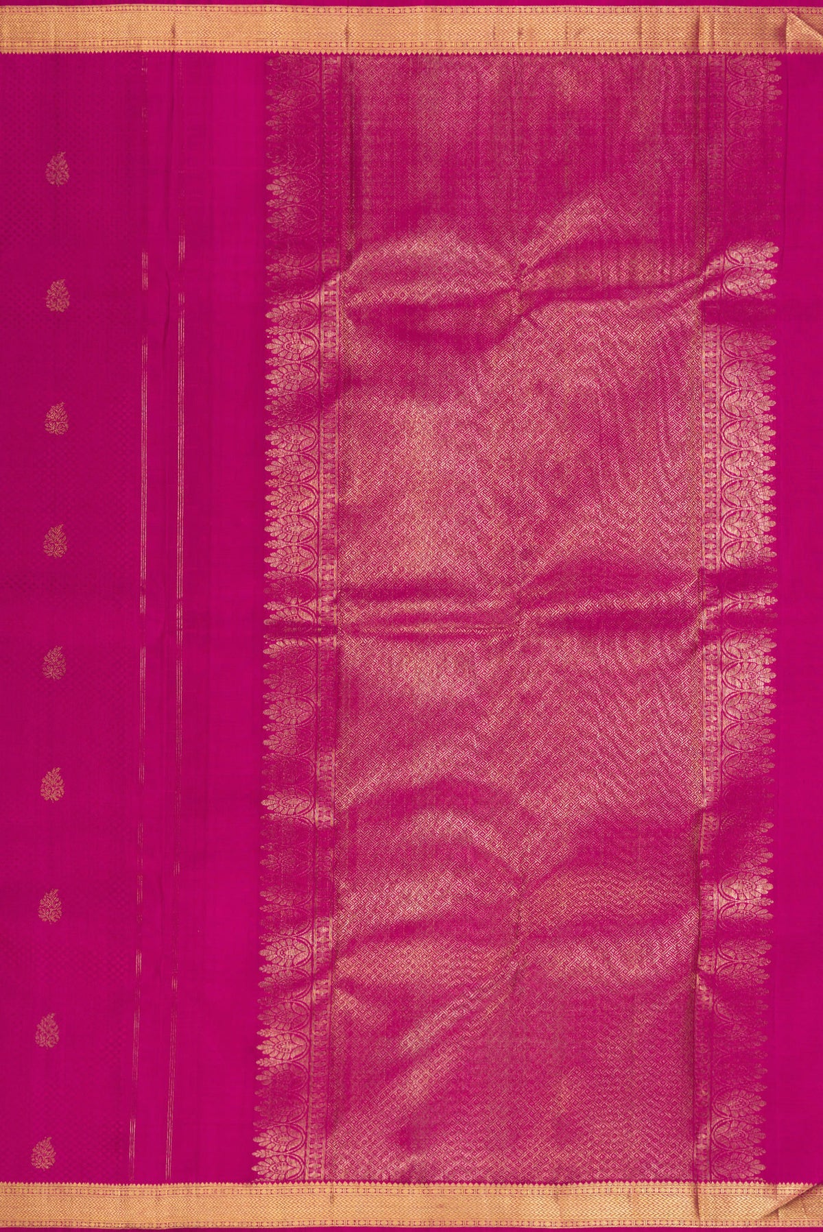Close up image of the pallu of Pure Silk Pink Kanjivaram Saree with Jacquard With Zari Butta on the body and Zari Border. 