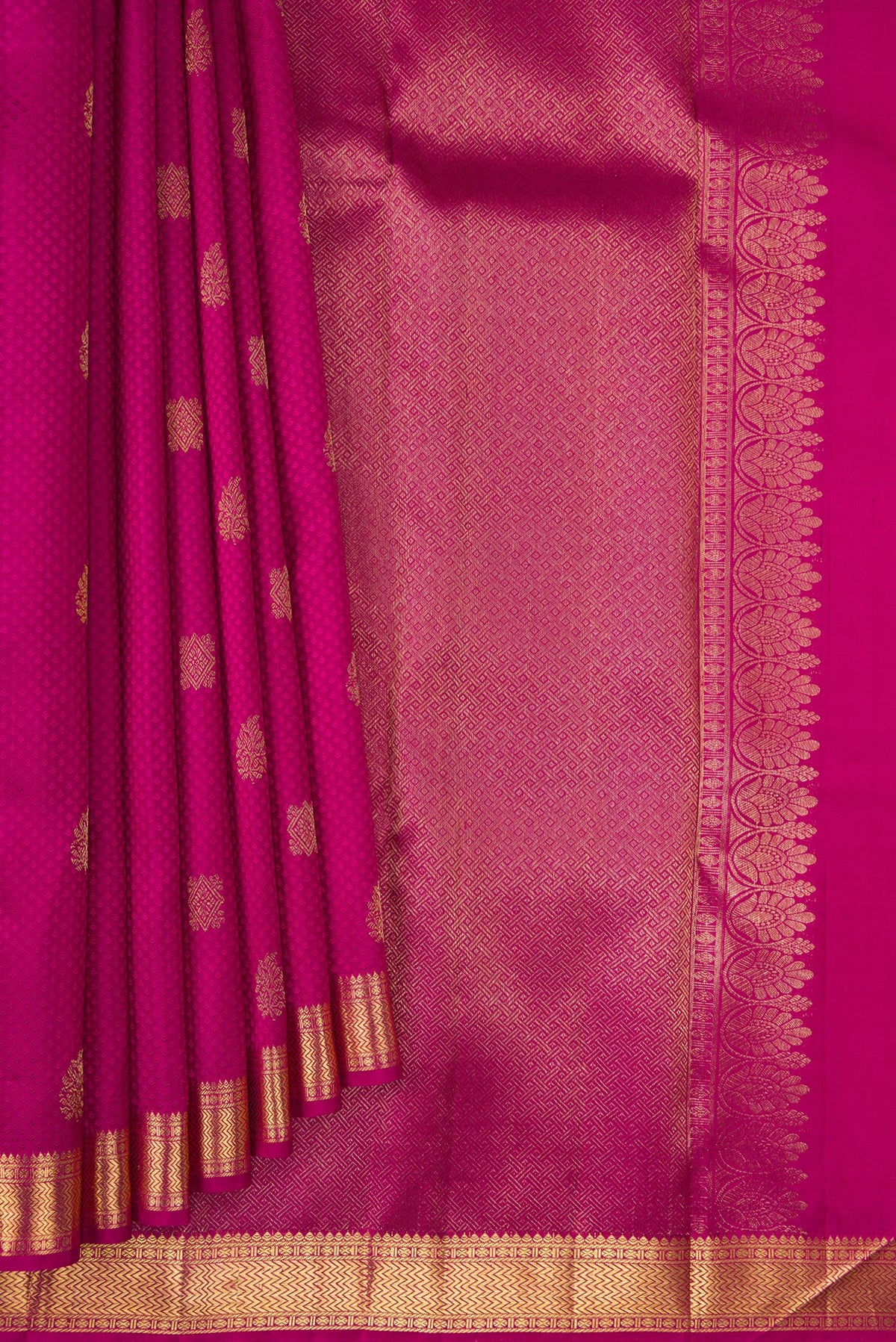 Pleats and pallu of Pure Silk Pink Kanjivaram Saree with Jacquard With Zari Butta on the body and Zari Border. 