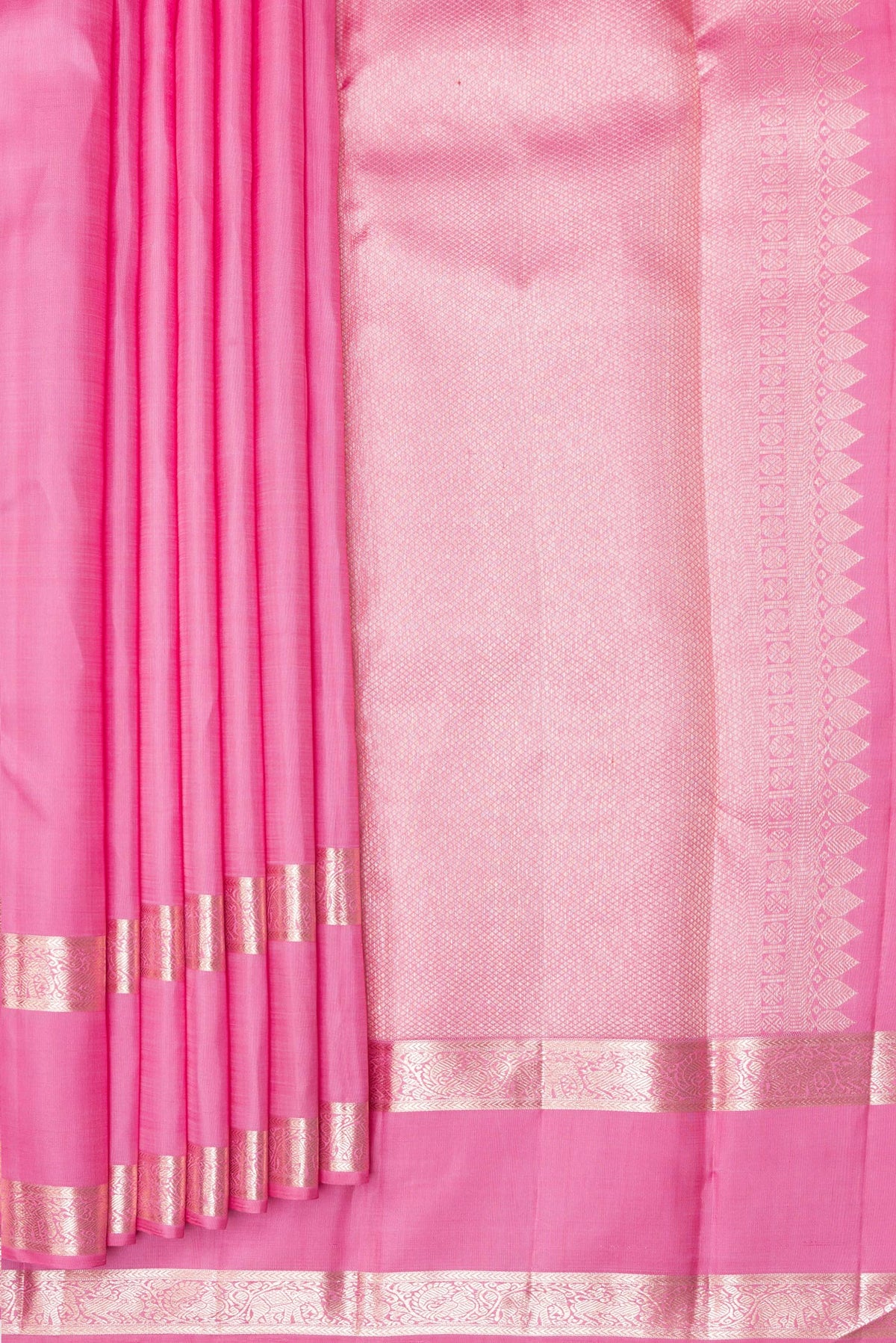 Pleats and pallu of Pure Silk Rose pink Kanchipuram Saree with Zari Butta on the body and Zari Border. 