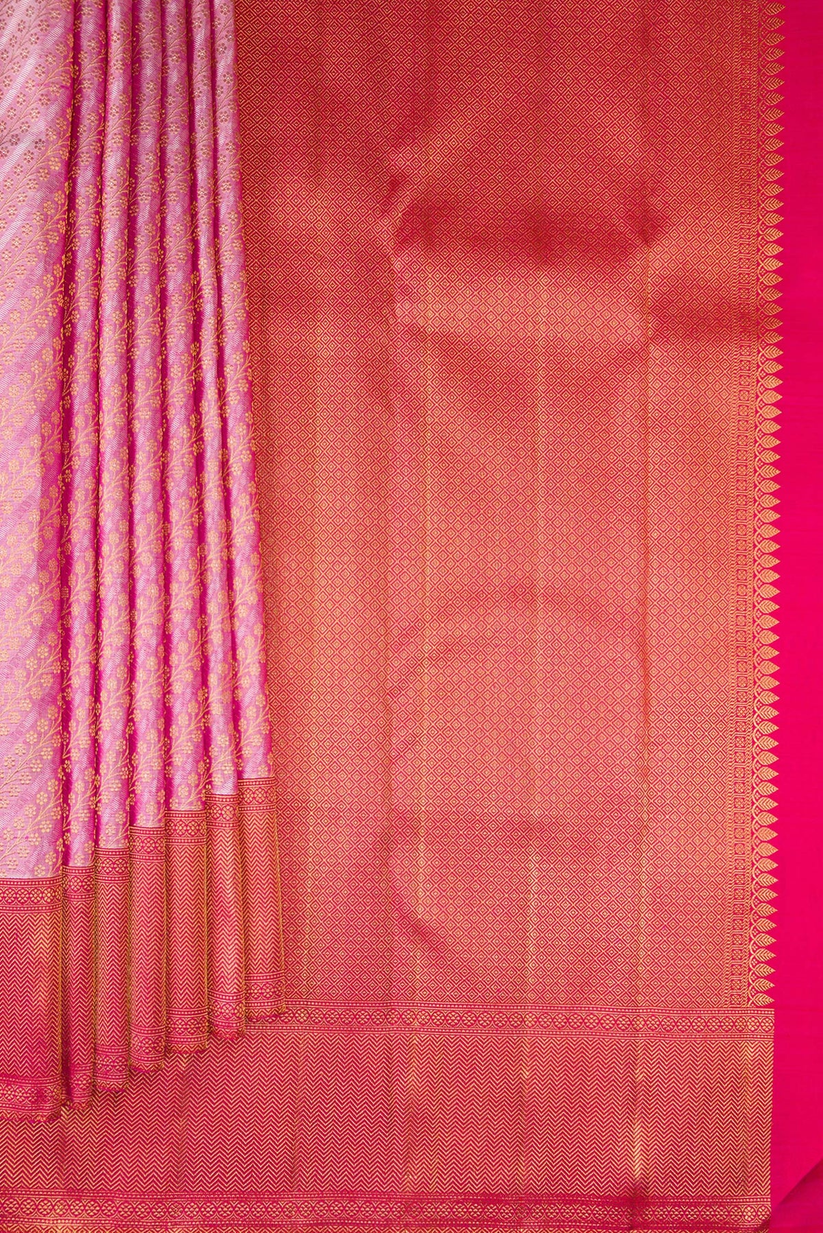 Pleats and pallu of Pure Silk Pink Dual Tone Kanchipuram Saree with Zari Brocade on the body and Zari Border. 