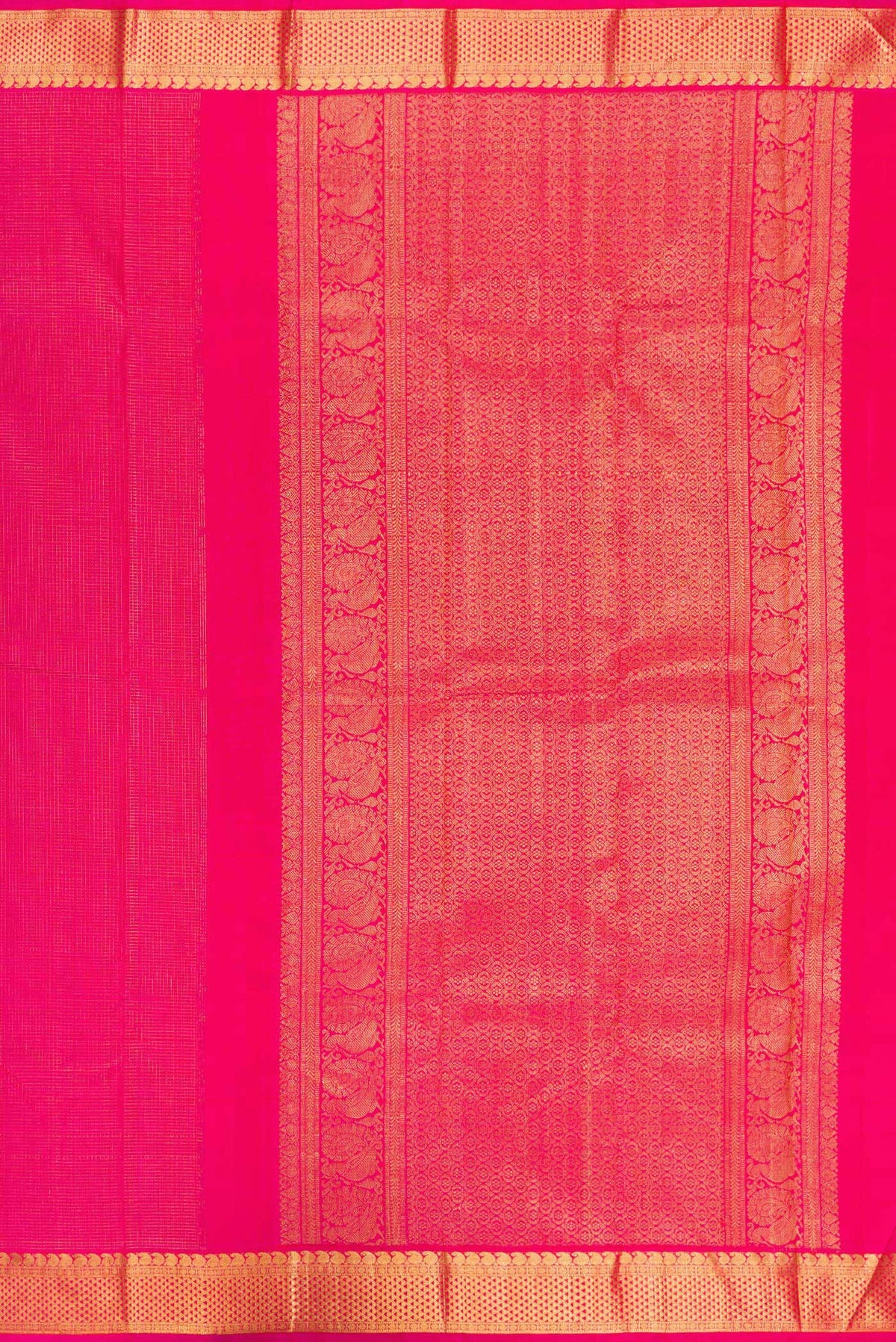 Close up image of the pallu of Pure Silk Pink Kanjivaram Saree with Checked design on the body and Zari Border. 