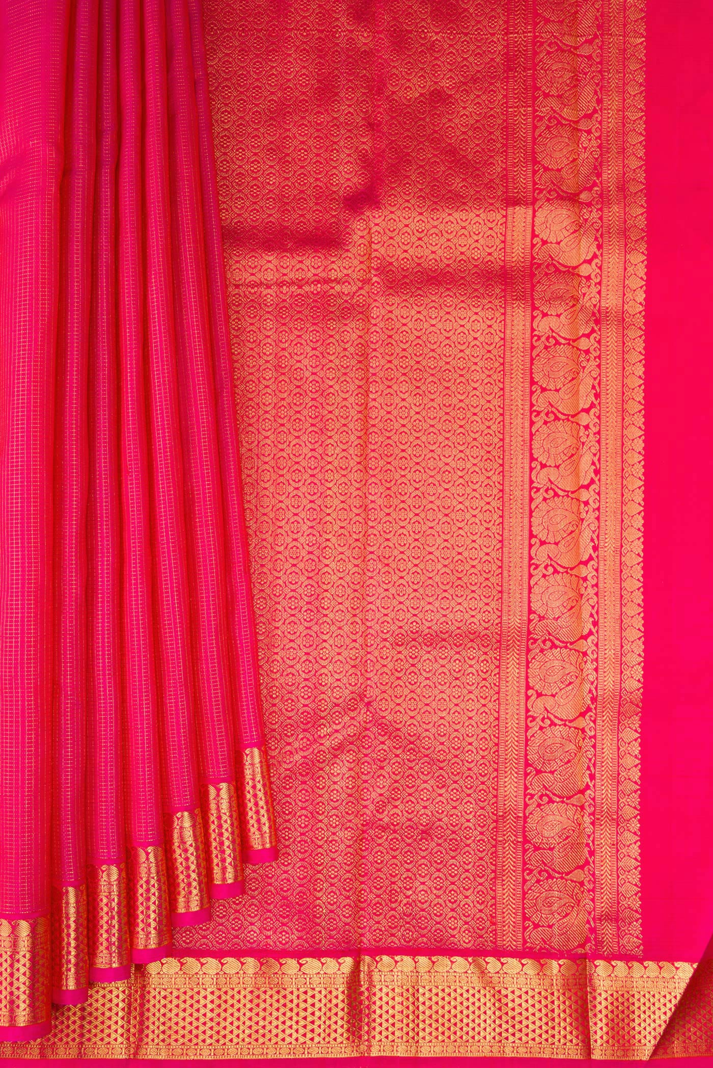 Pleats and pallu of Pure Silk Pink Kanjivaram Saree with Checked design on the body and Zari Border. 