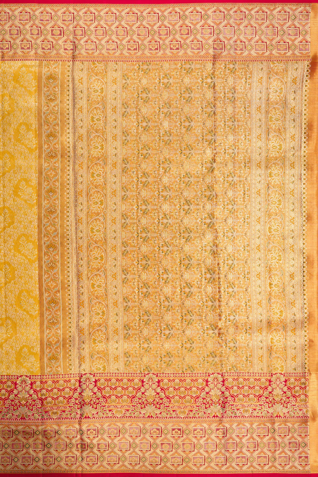 Close up image of the pallu of Pure Silk Gold Dual Tone Kanchipuram Tissue Saree with Zari Brocade on the body and Fancy Border. 