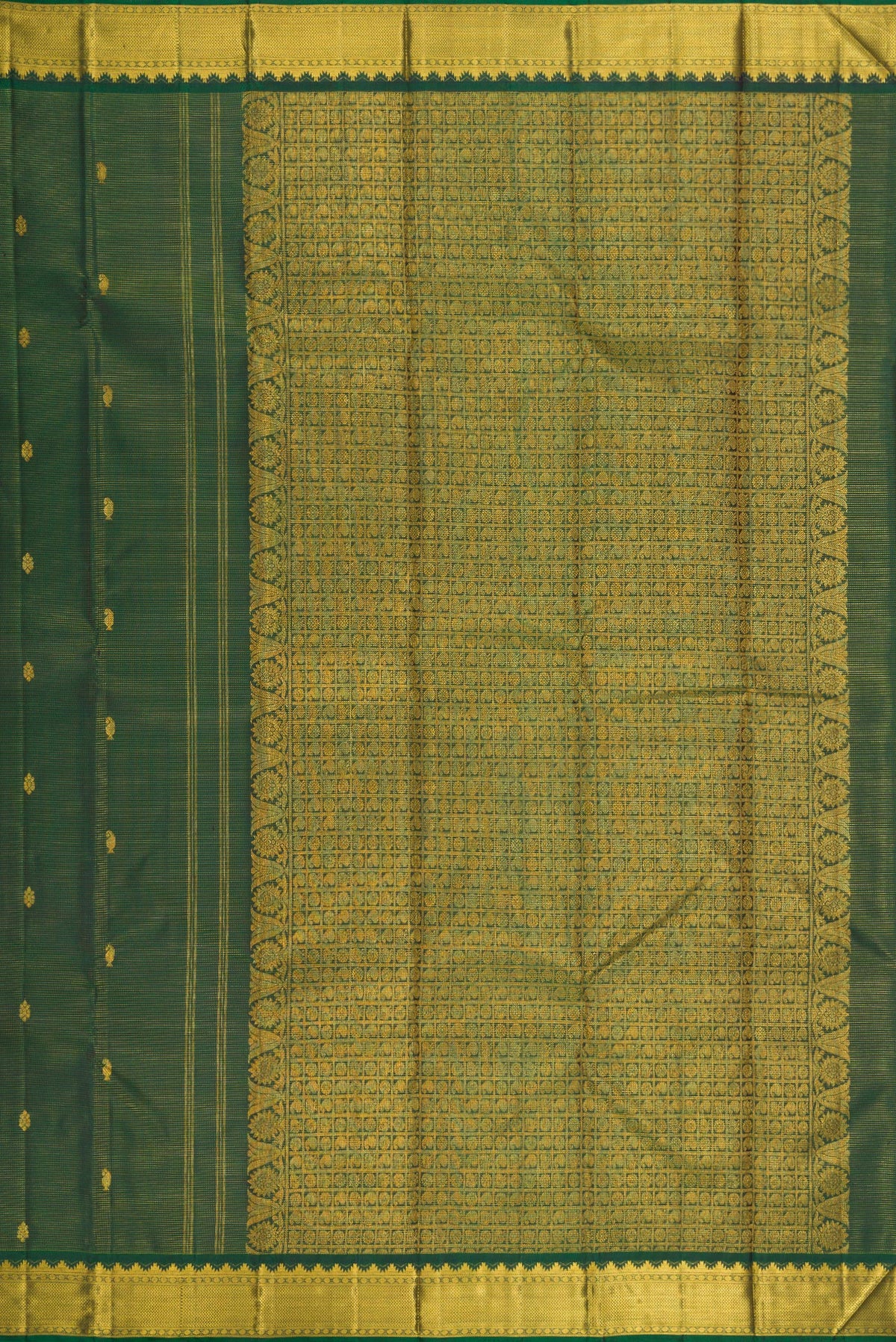 Close up image of the pallu of Pure Silk Bottle Green Kanjivaram Saree with Zari Butta on the body and Zari Border. 