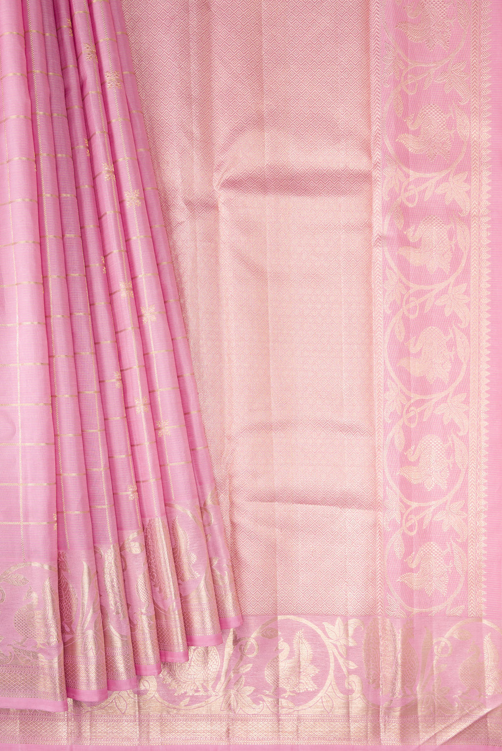 Pleats and pallu of Pure Silk Pink Kanjivaram Saree with Checked design on the body and Fancy Border. 
