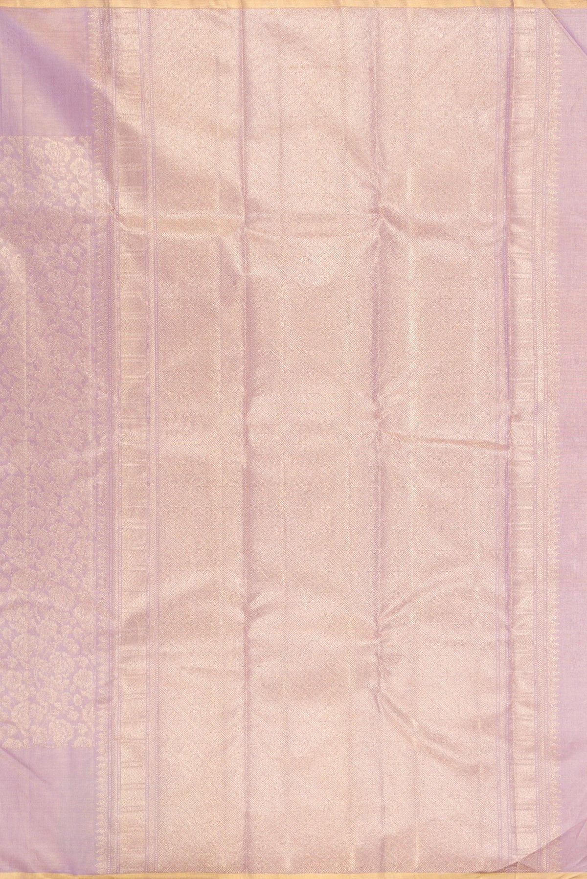 Close up image of the pallu of Lavender Kanchipuram Tissue Saree with Zari Brocade on the body and Fancy Border. 