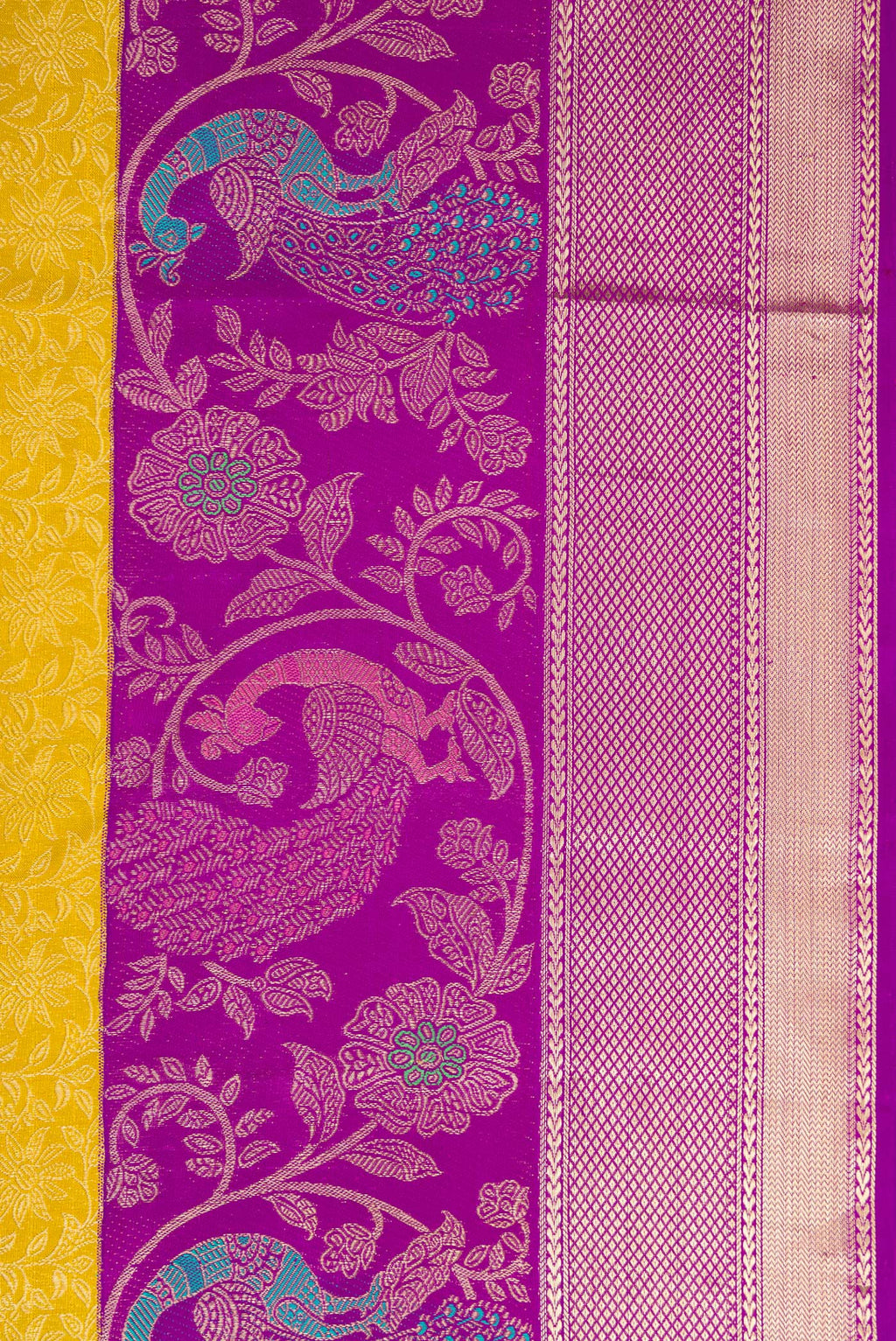 Border image of Pure Silk Gold Dual Tone Kanchipuram Saree with Zari Brocade on the body and Fancy Border. 