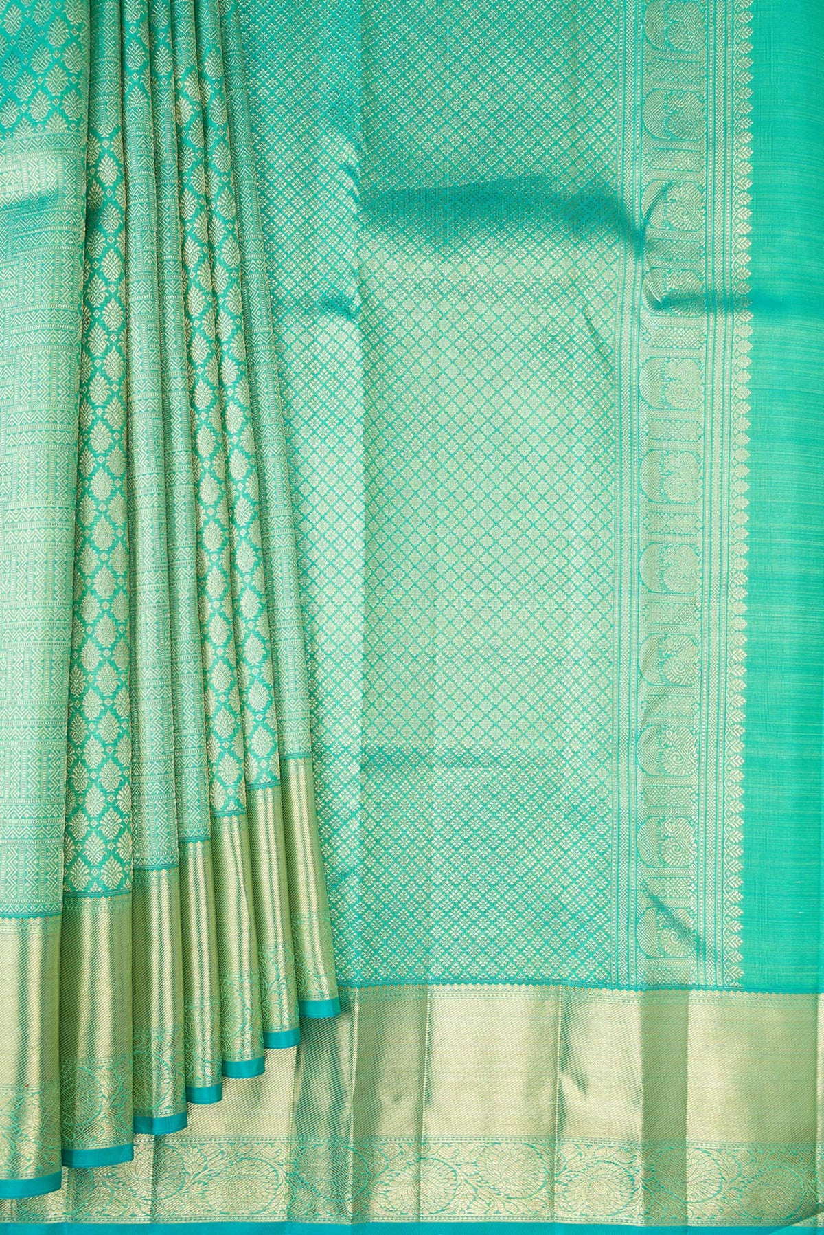 Pleats and pallu of Pure Silk Sea Green Kanchipuram Saree with Zari Brocade on the body and Zari Border. 