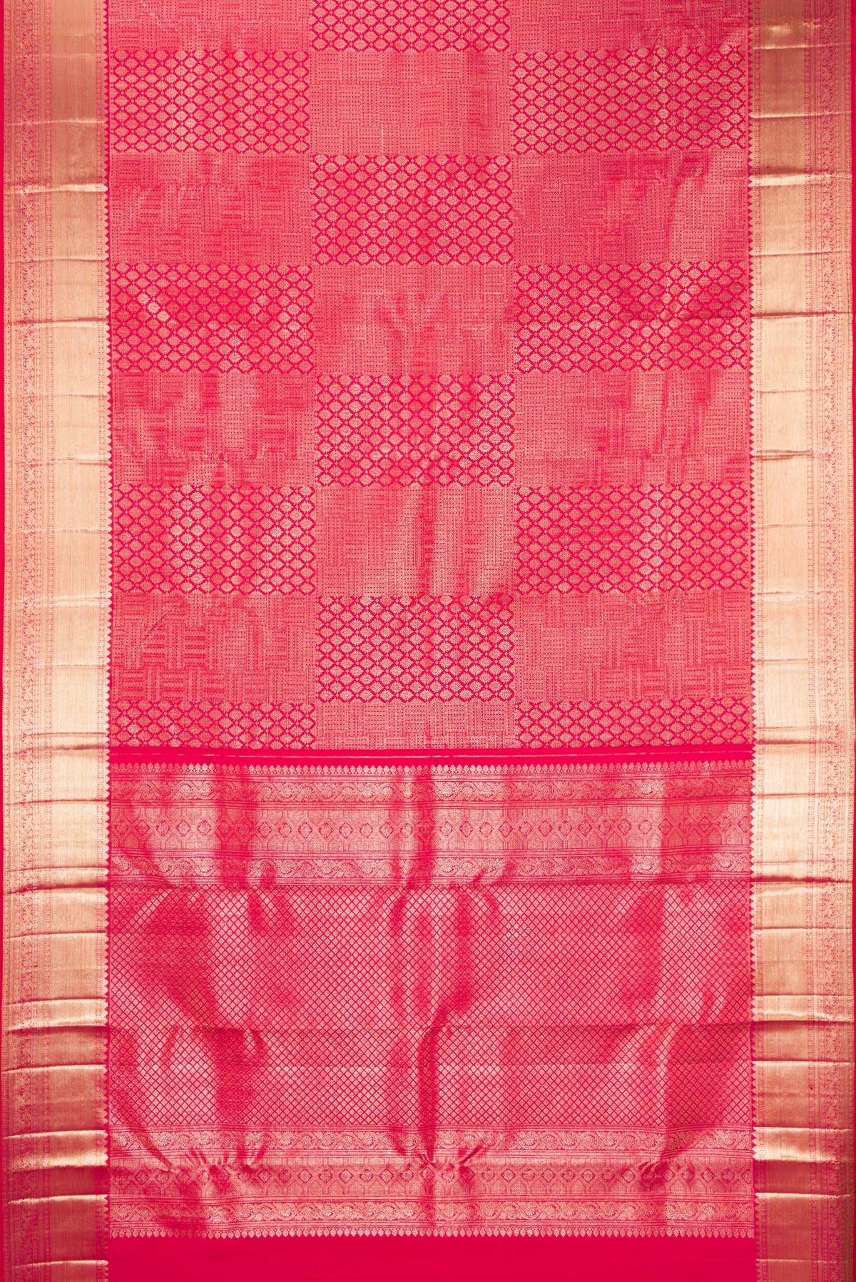 Flat view of Pure Silk Pink Dual Tone Kanchipuram Saree with Zari Brocade on the body and Zari Border. 