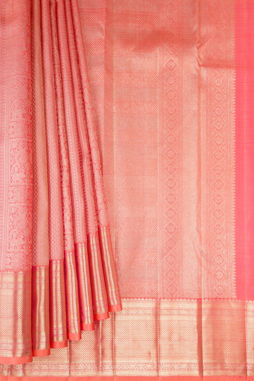 Pleats and pallu of Pure Silk Golden Peach Dual Tone Kanchipuram Saree with Zari Brocade on the body and Zari Border. 