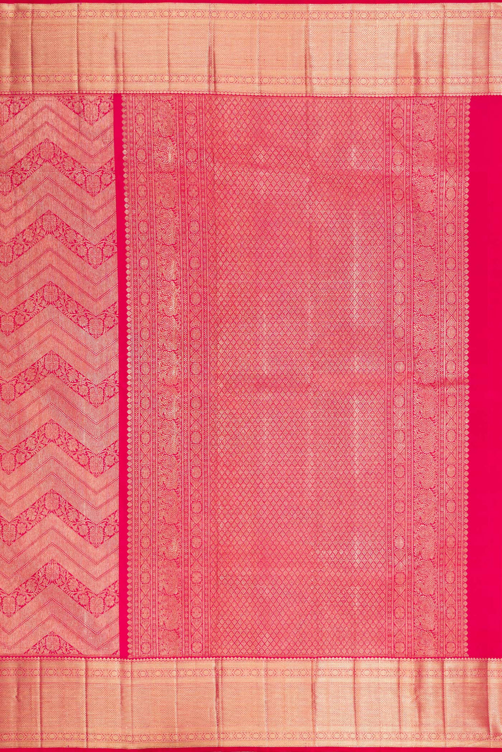 Close up image of the pallu of Pure Silk Pink Dual Tone Kanchipuram Saree with Zari Brocade on the body and Zari Border. 