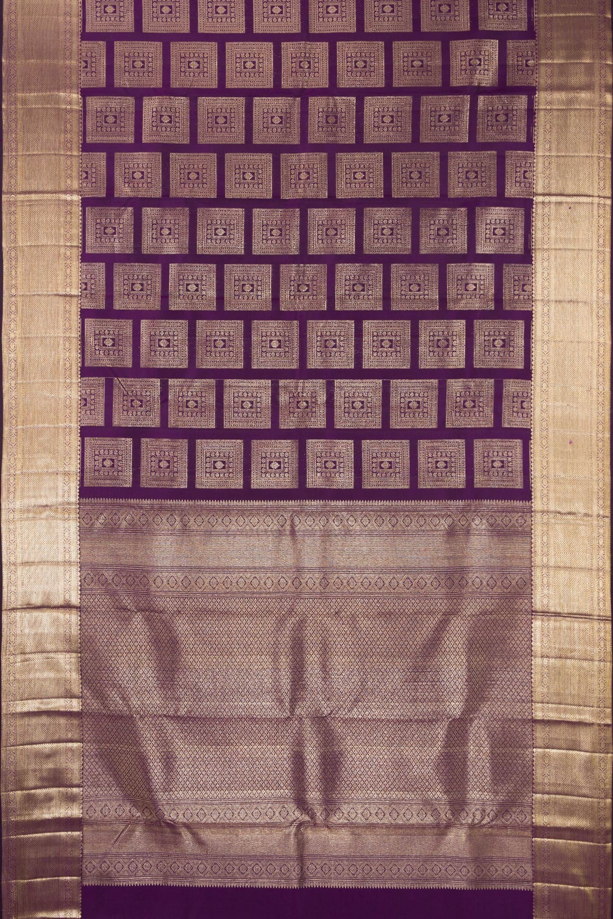 Flat view of Pure Silk Violet Kanchipuram Saree with Zari Brocade on the body and Zari Border. 