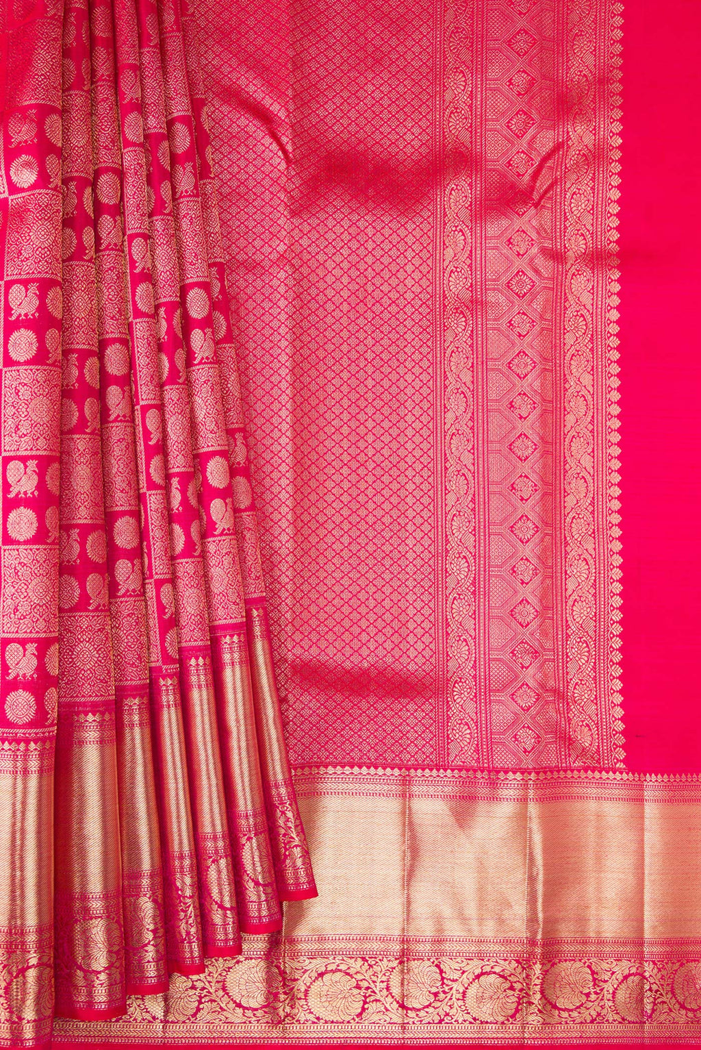 Pleats and pallu of Pure Silk Dark Pink Kanchipuram Saree with Zari Brocade on the body and Zari Border. 