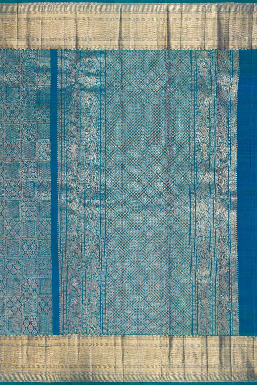 Close up image of the pallu of Pure Silk Peacock Blue Dual Tone Kanchipuram Saree with Zari Brocade on the body and Zari Border. 