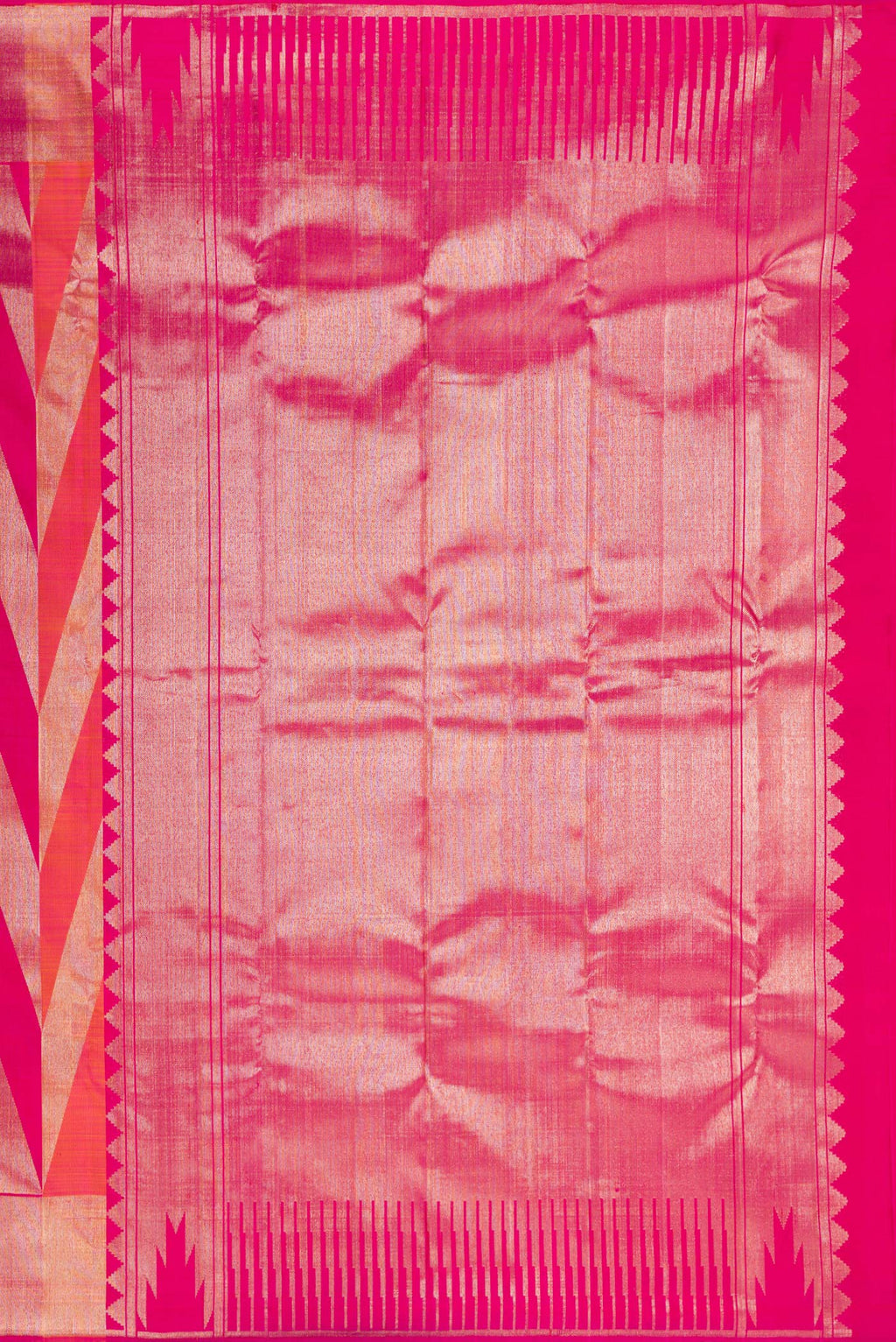 Close up image of the pallu of Pure Silk Dark Pink Dual Tone Kanchipuram Saree with Zari Brocade on the body and Zari Border. 