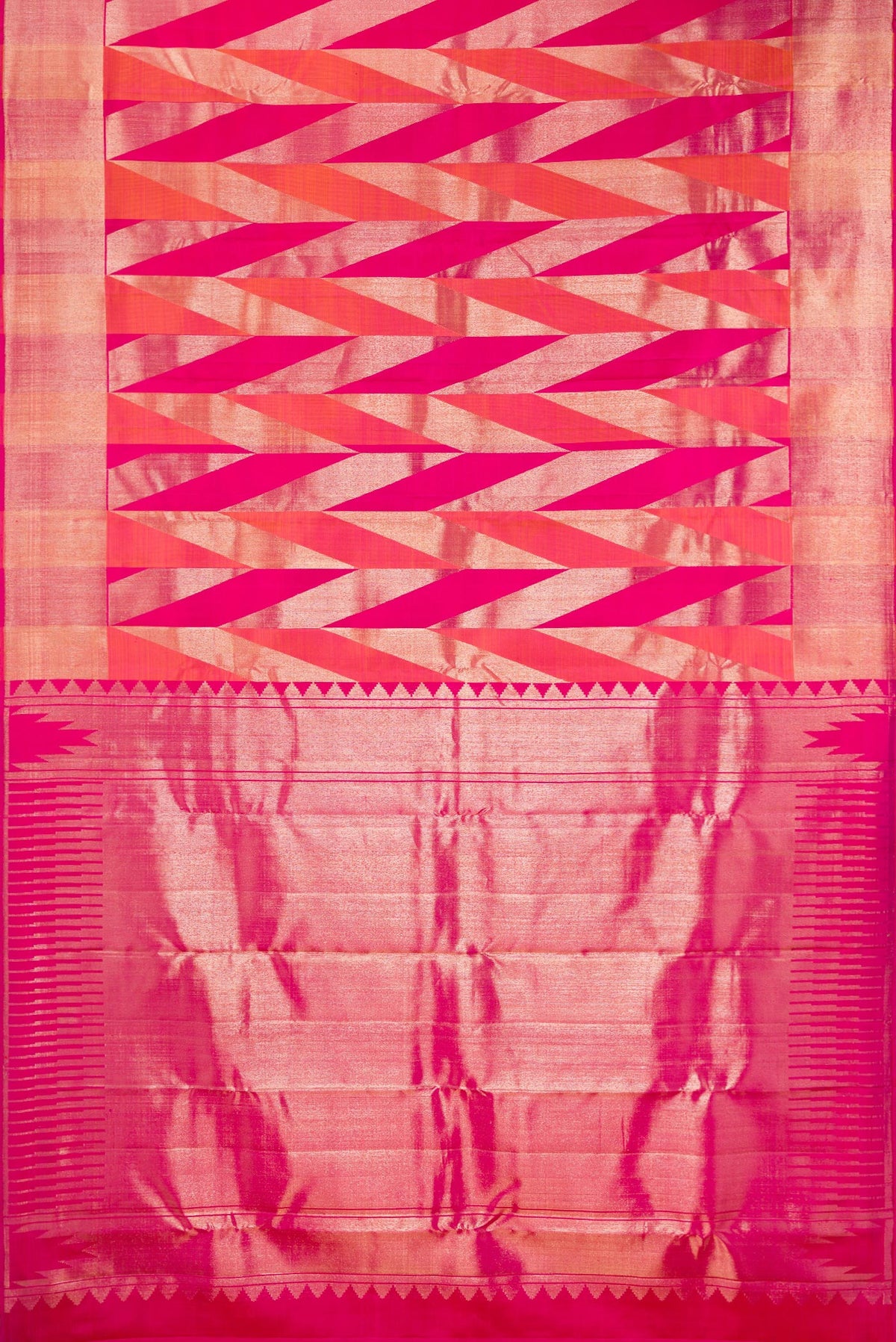 Flat view of Pure Silk Dark Pink Dual Tone Kanchipuram Saree with Zari Brocade on the body and Zari Border. 