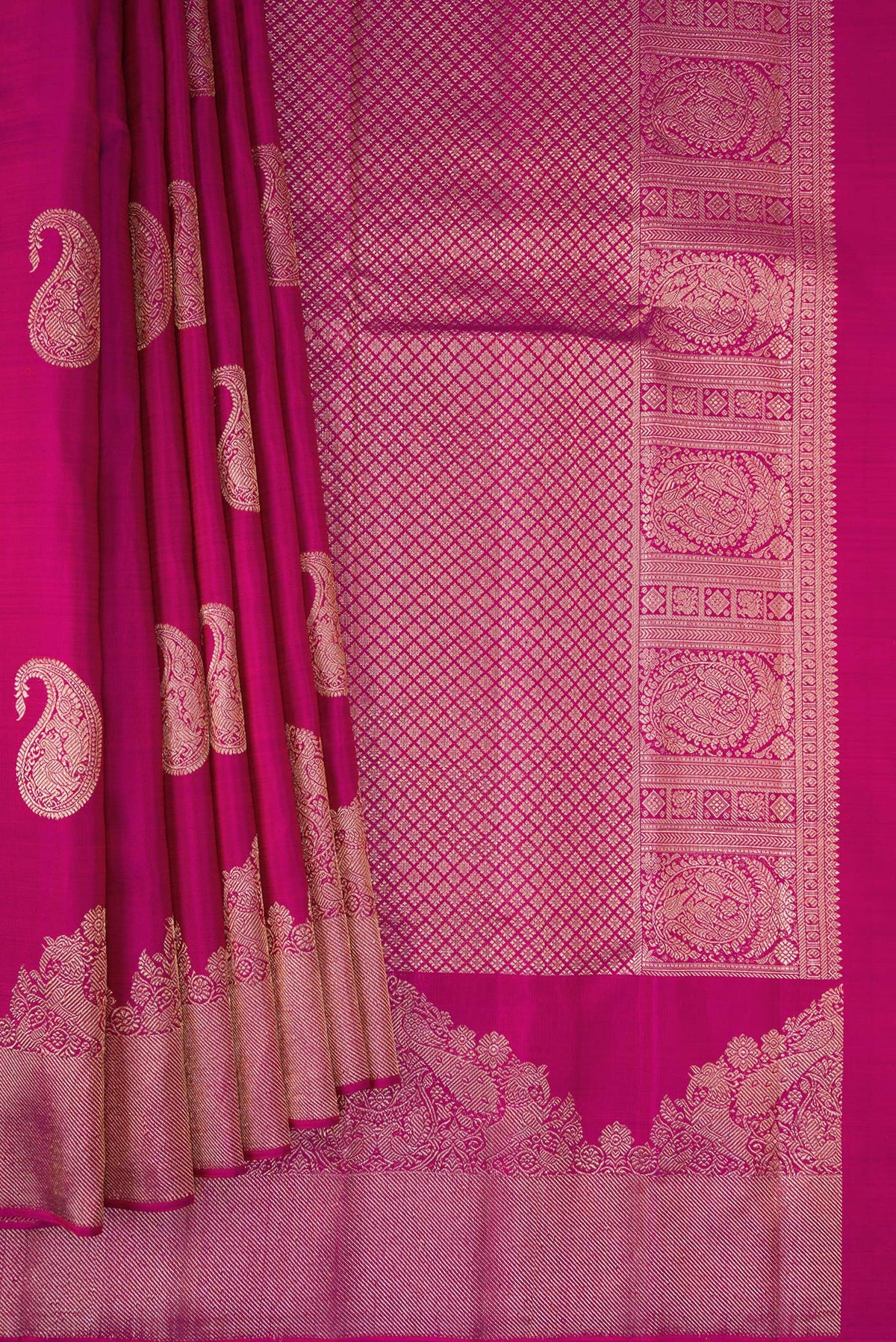 Pleats and pallu of Pure Silk Pink Kanjivaram Saree with Zari Butta on the body and Fancy Border. 