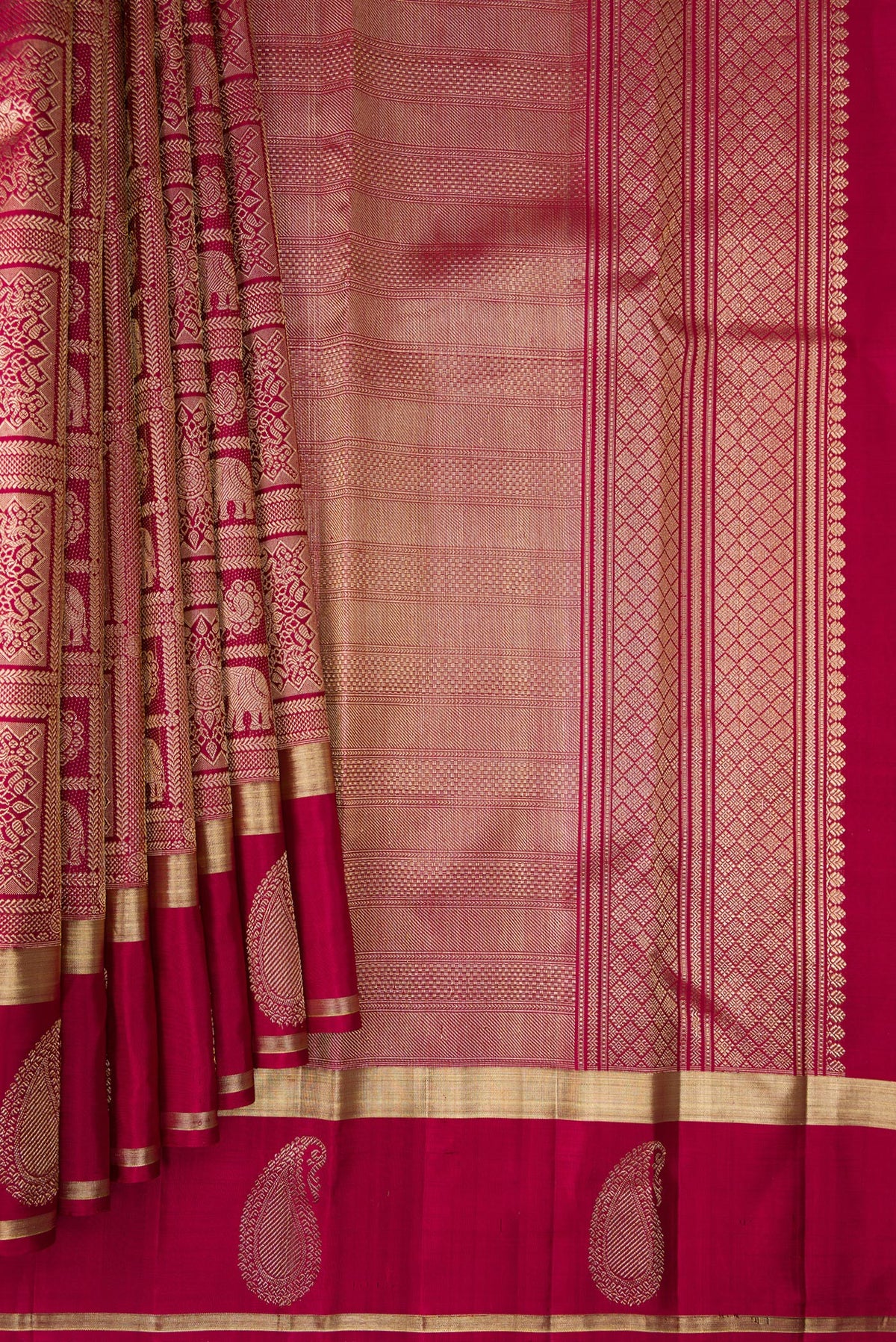 Pleats and pallu of Pure Silk Maroon Kanchipuram Saree with Zari Brocade on the body and Fancy Border. 