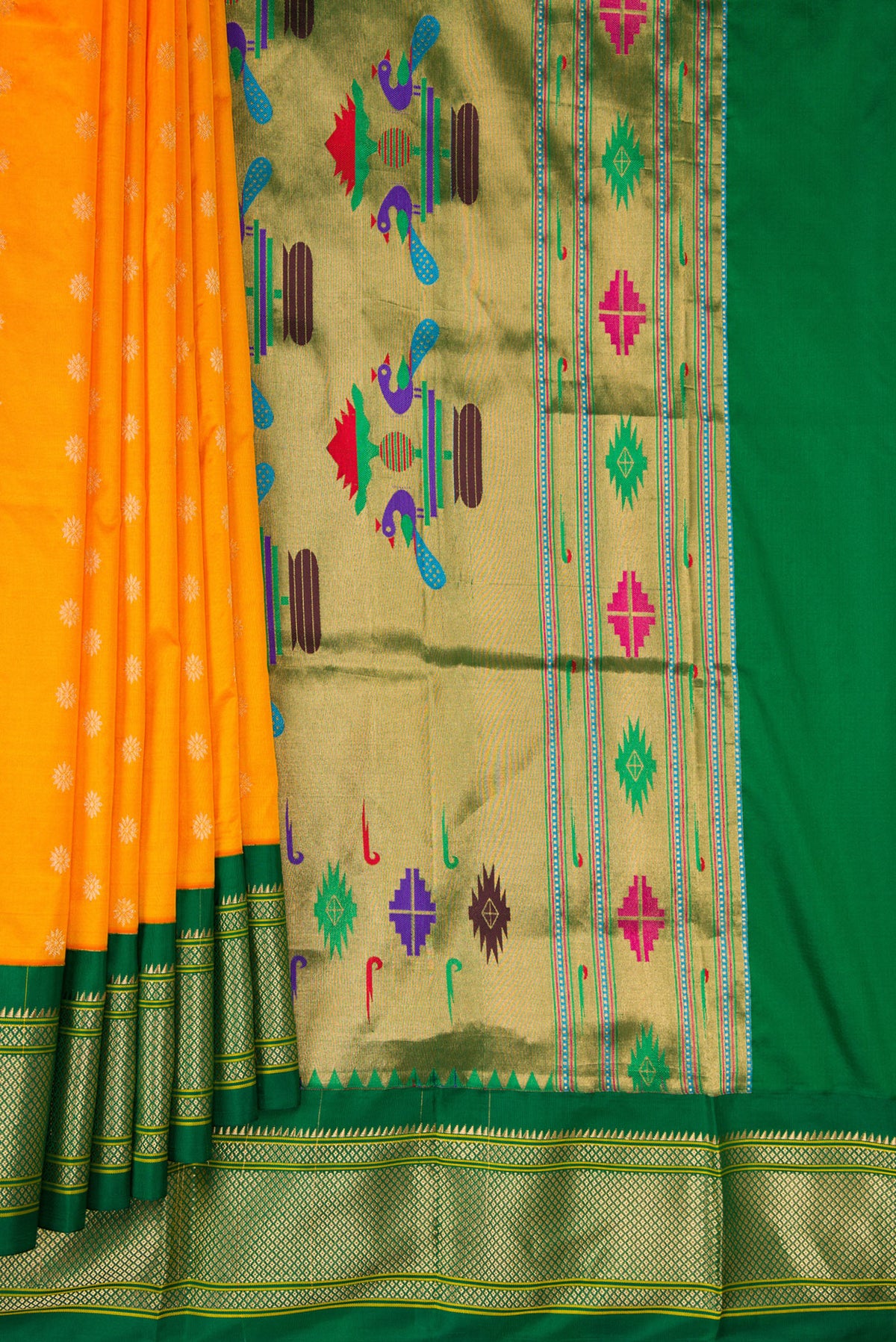 Pleats and pallu of Pure Silk Yellow Dual Tone Paithani Saree with Zari Butta on the body and Zari Border. 