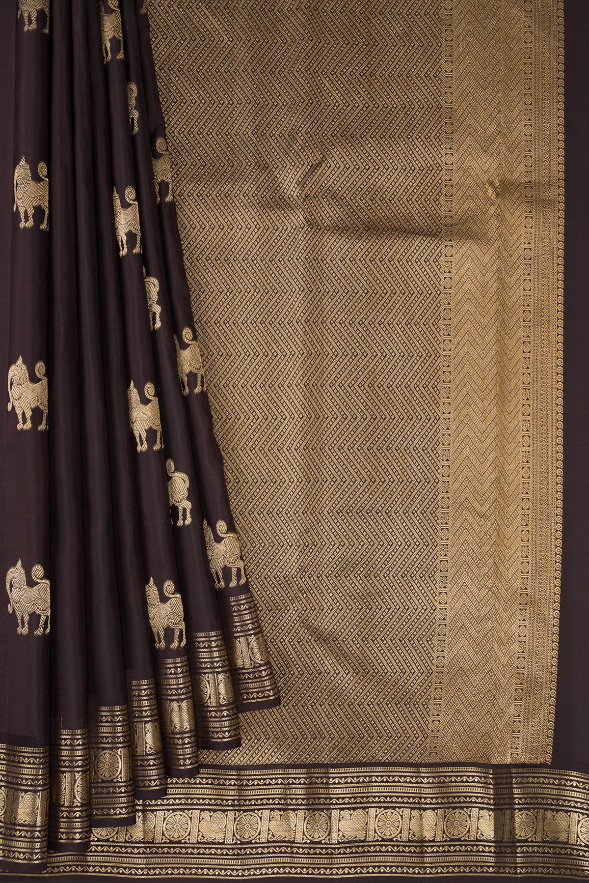 Pleats and pallu of Pure Silk Coffee Brown Kanjivaram Saree with Zari Butta on the body and Zari Border. 